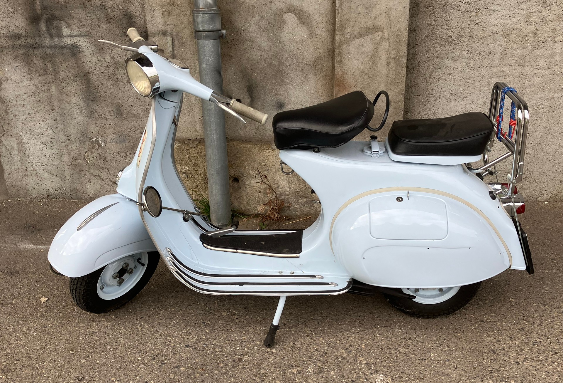 PIAGGIO Véhicule vétéran de collection-image-0