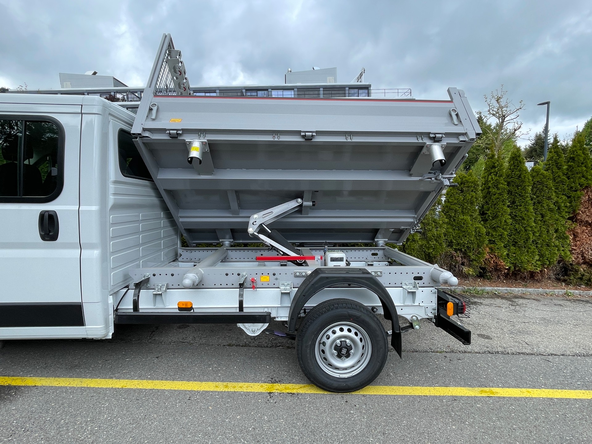 FIAT Ducato 35 L3 Maxi Doka Dreiseiten-Kipper mit AHK-showroom-element-2