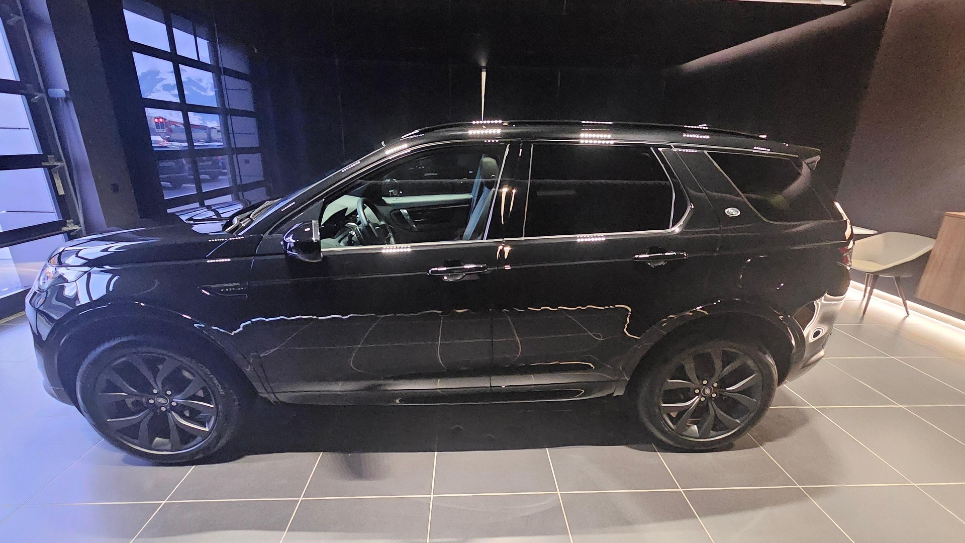 LAND ROVER Discovery Sport 1.5 T 270e Landmark-showroom-element-1