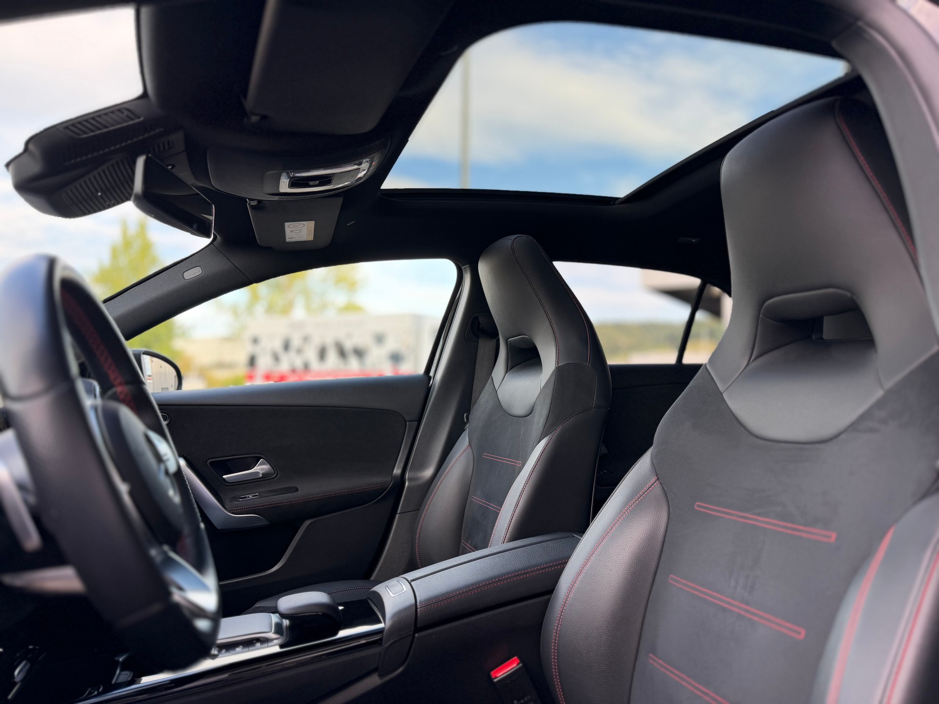 MERCEDES-BENZ A 250 4Matic AMG Line 4Matic 7G-DCT-image-5