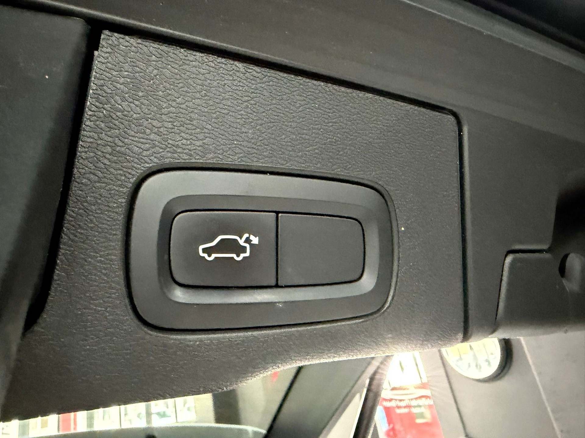 VOLVO XC60 D5 AWD R-Design Geartronic-image-11