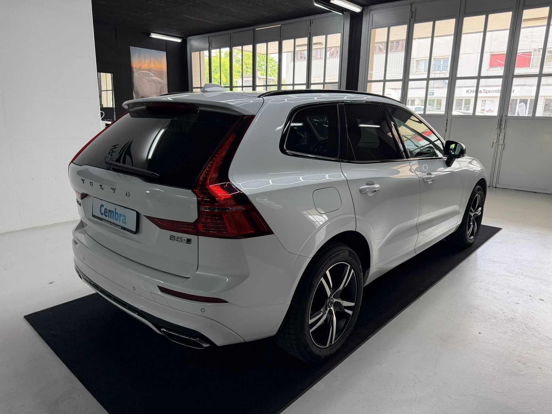VOLVO XC60 D5 AWD R-Design Geartronic-image-14