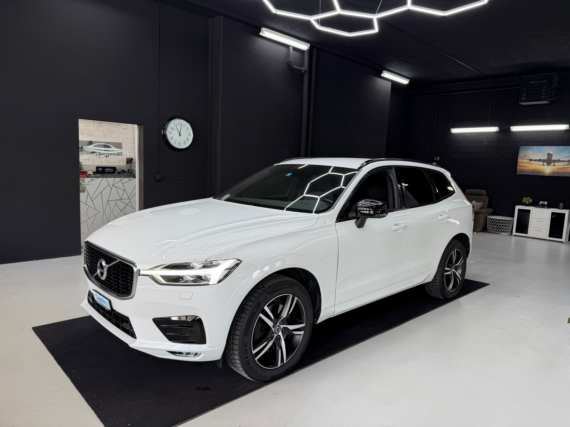 VOLVO XC60 D5 AWD R-Design Geartronic-showroom-element-2