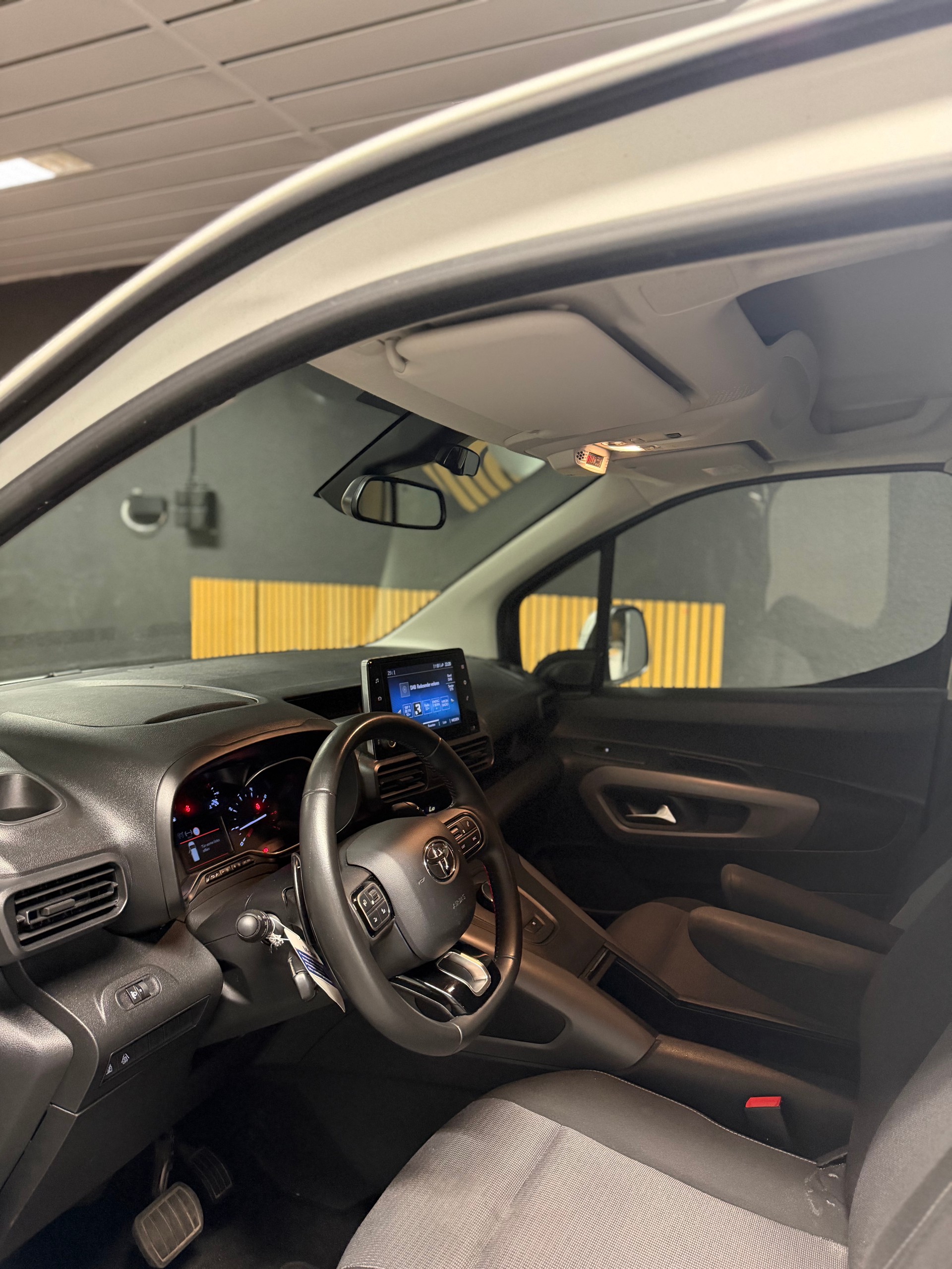 TOYOTA Proace City Verso 1.2 Style Long Automatik, Spezialausbau / ideal für Rollstuhl- oder Personentransport-image-6