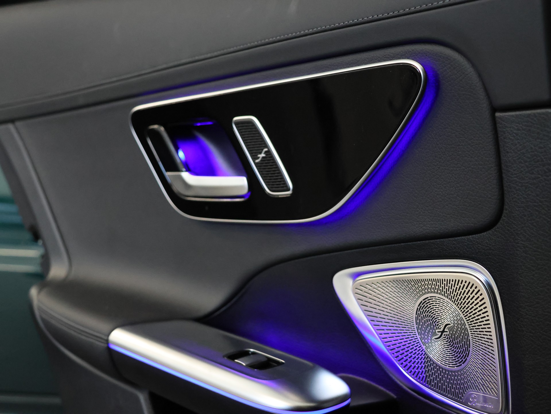 MERCEDES-BENZ C 300 4 Matic *AMG-LINE INTER-EXTERIEUR*-image-31