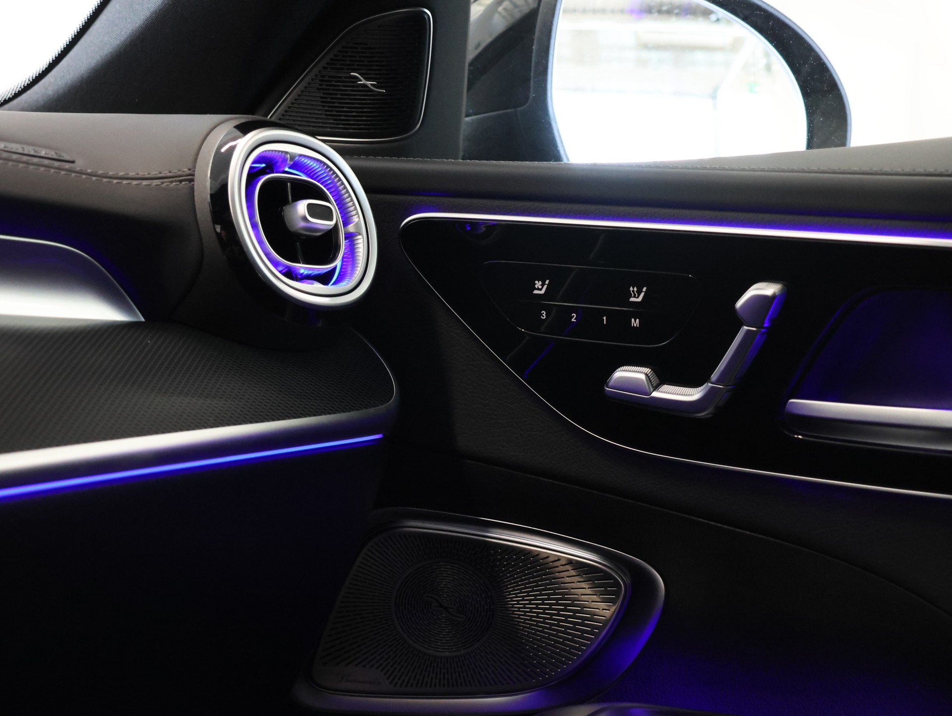 MERCEDES-BENZ C 300 4 Matic *AMG-LINE INTER-EXTERIEUR*-image-23