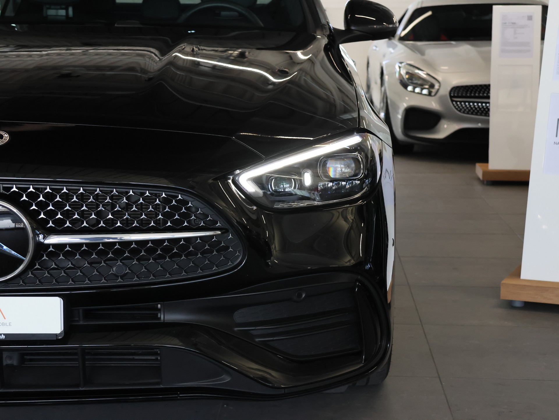 MERCEDES-BENZ C 300 4 Matic *AMG-LINE INTER-EXTERIEUR*-showroom-element-3