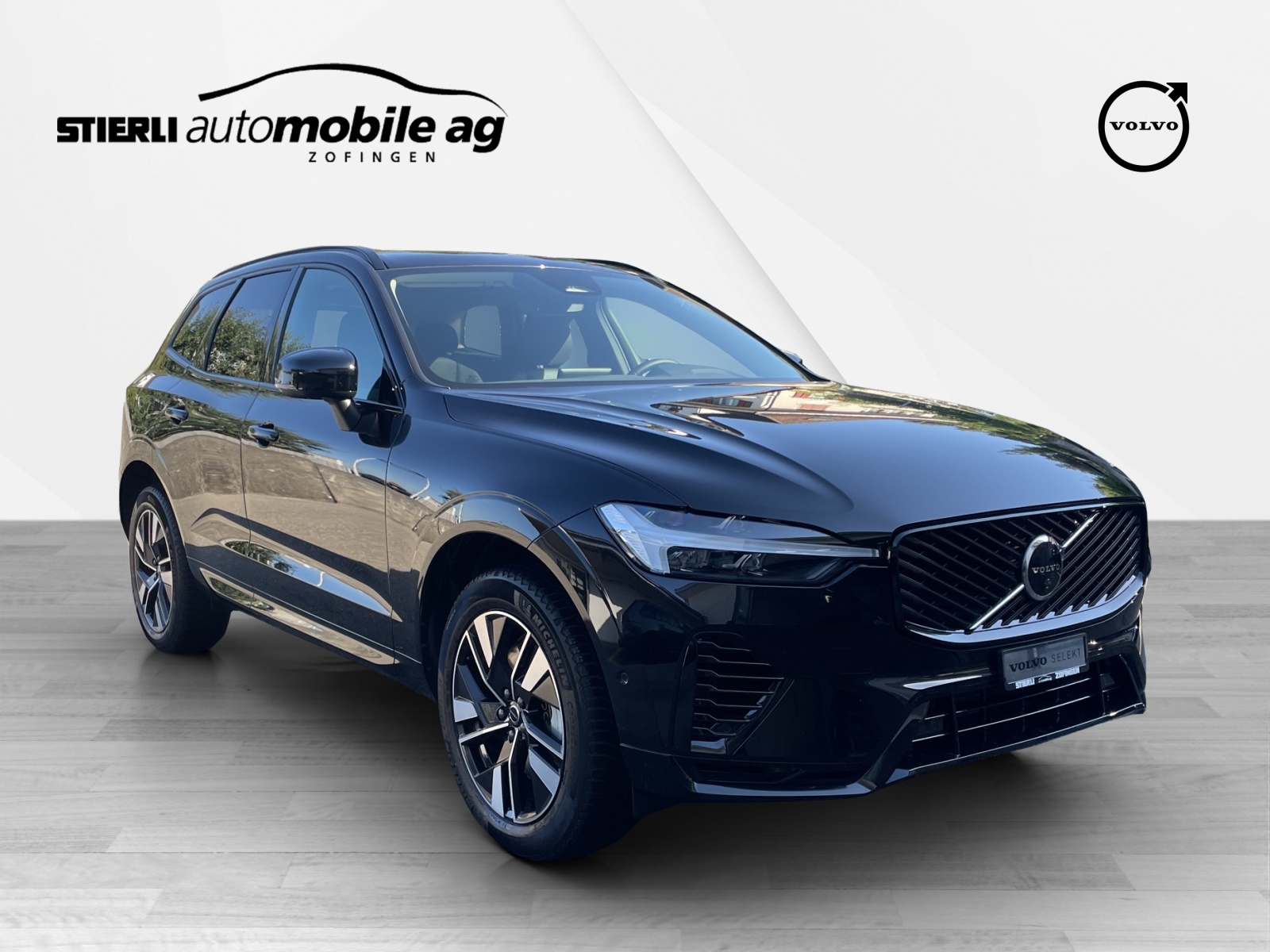 VOLVO XC60 2.0 T6 TE Plus Dark eAWD-showroom-element-2