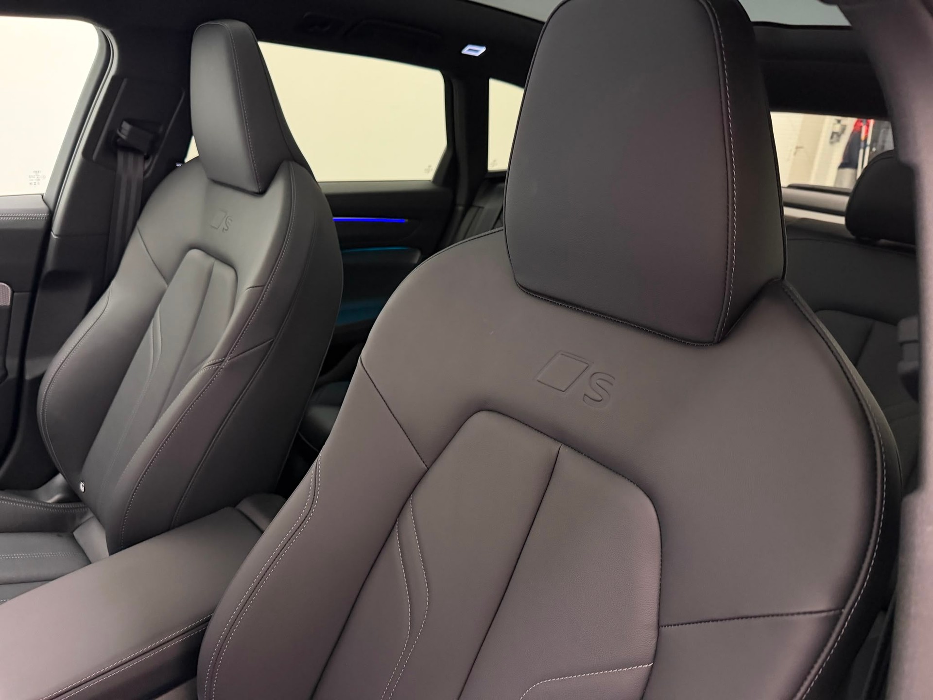 AUDI A6 Avant 40 TDI 150 kW S tronic-image-14
