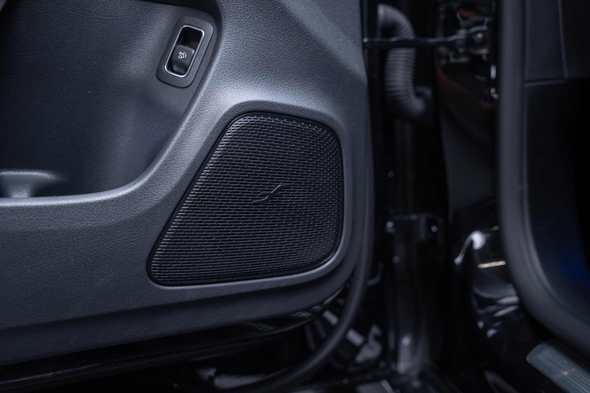 MERCEDES-BENZ CLA 35 AMG 4matic / 360°Kamera / Ambientebeleuchtung-image-17