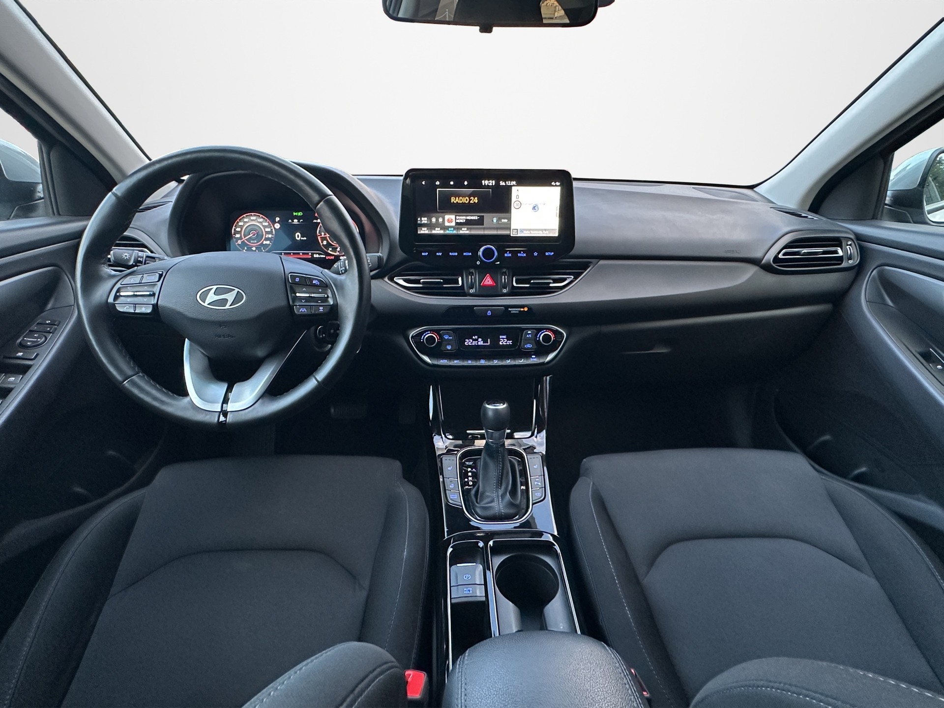 HYUNDAI i30 Wagon 1.5 T-GDi Amplia 48V MH DCT-showroom-element-2