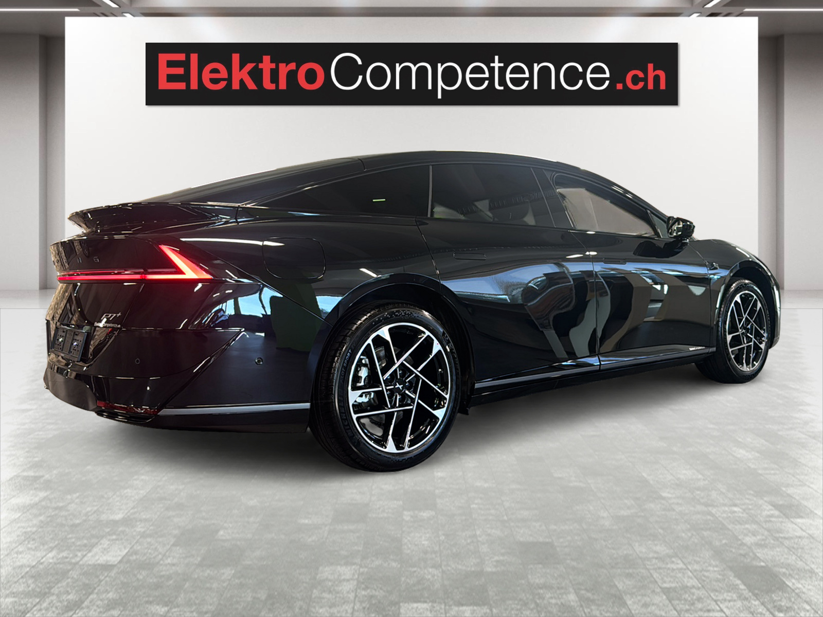 XPENG P7+ 75kWh Performance AWD-image-8