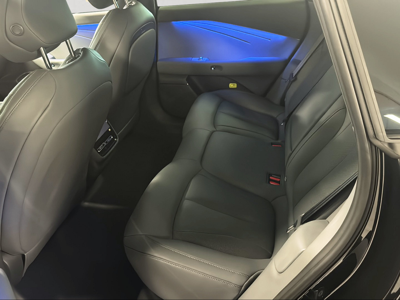 XPENG P7+ 75kWh Performance AWD-image-27