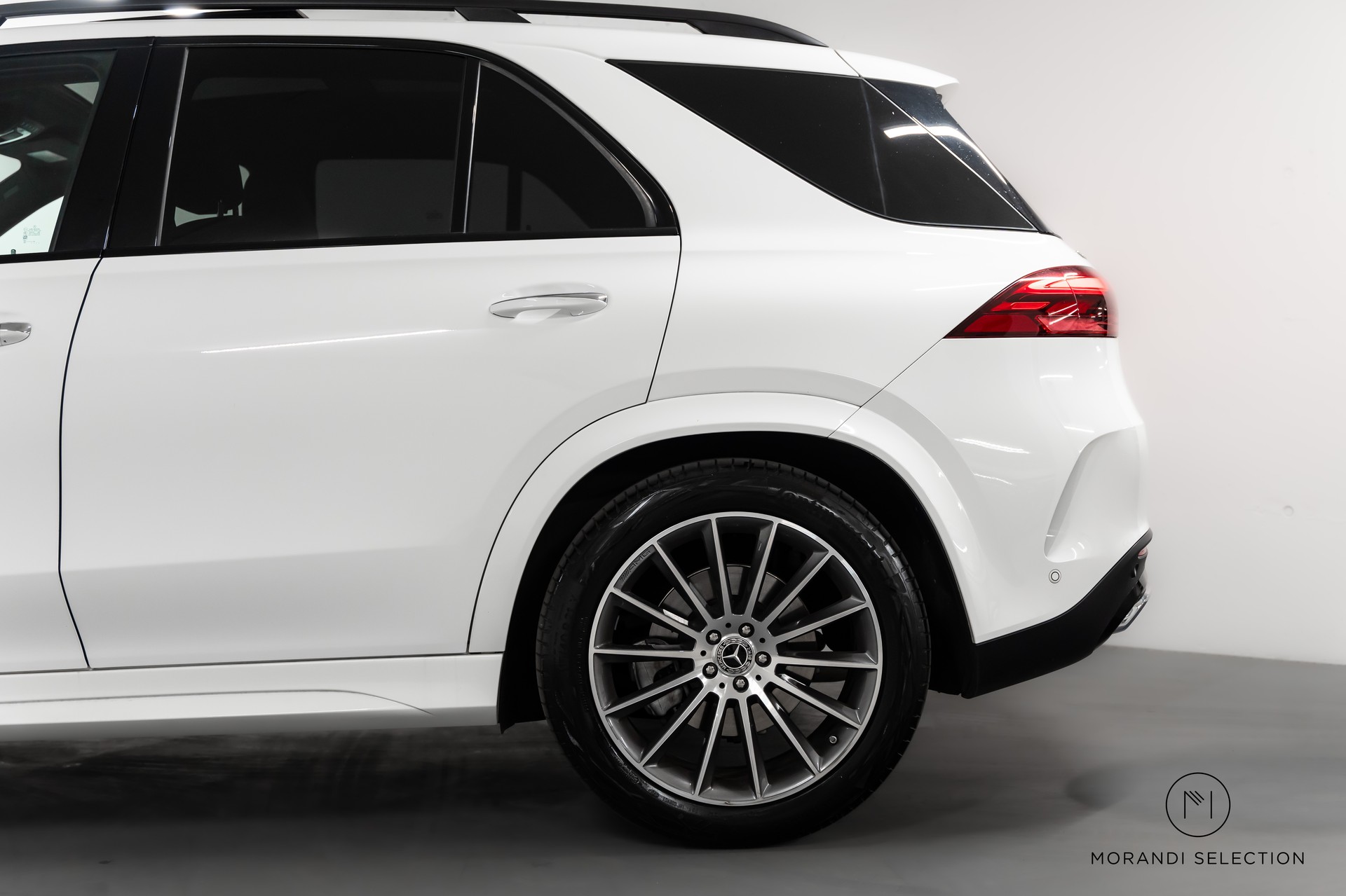 MERCEDES-BENZ GLE 450 AMG Line 4matic-showroom-element-1
