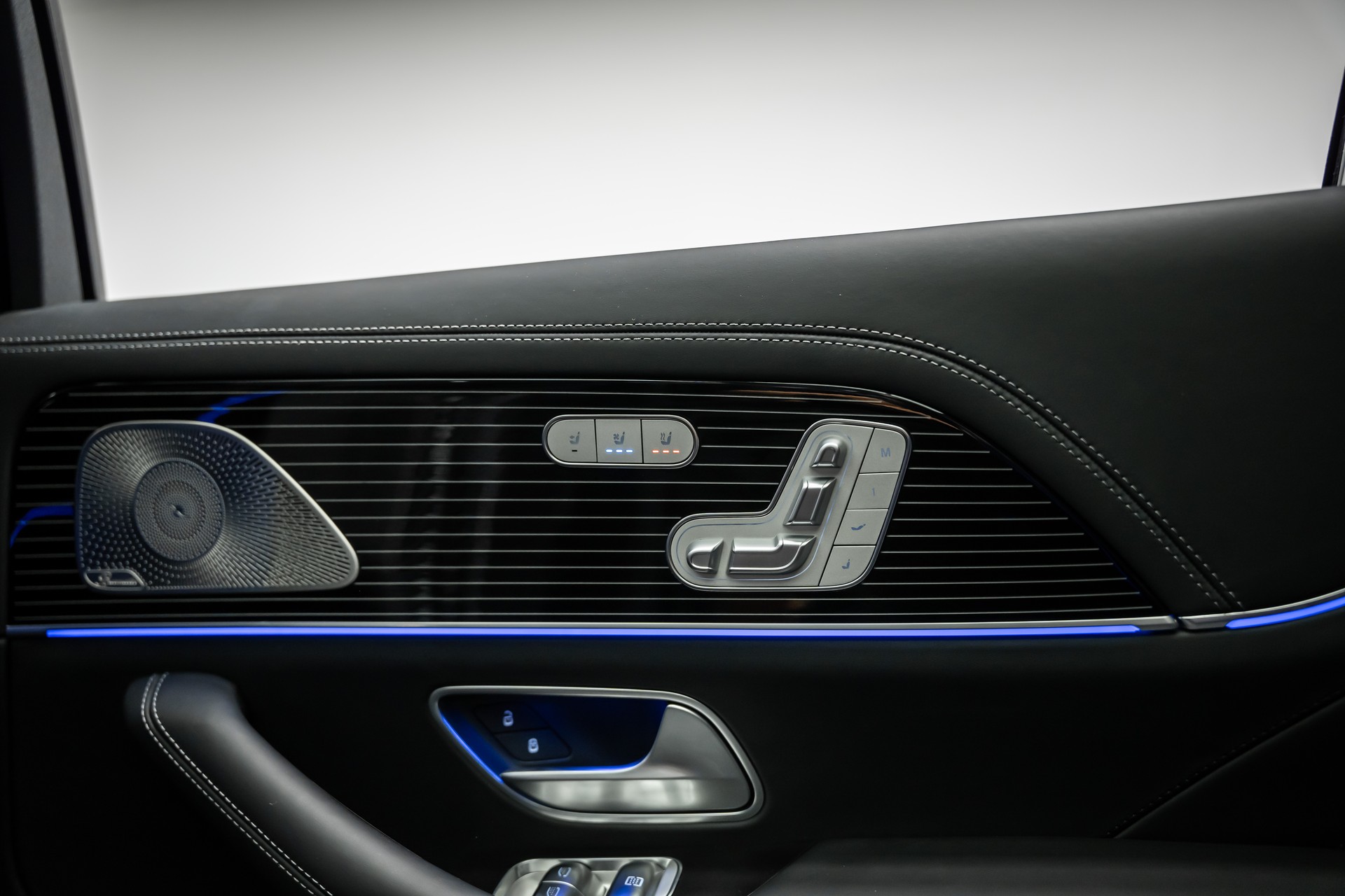 MERCEDES-BENZ GLS 600 MAYBACH * FIRST-CLASS FOND * KÜHLSCHRANK * KLAPPTISCHE * 24" SCHMIEDERÄDER * VOLL AUSSTATTUNG *-image-22