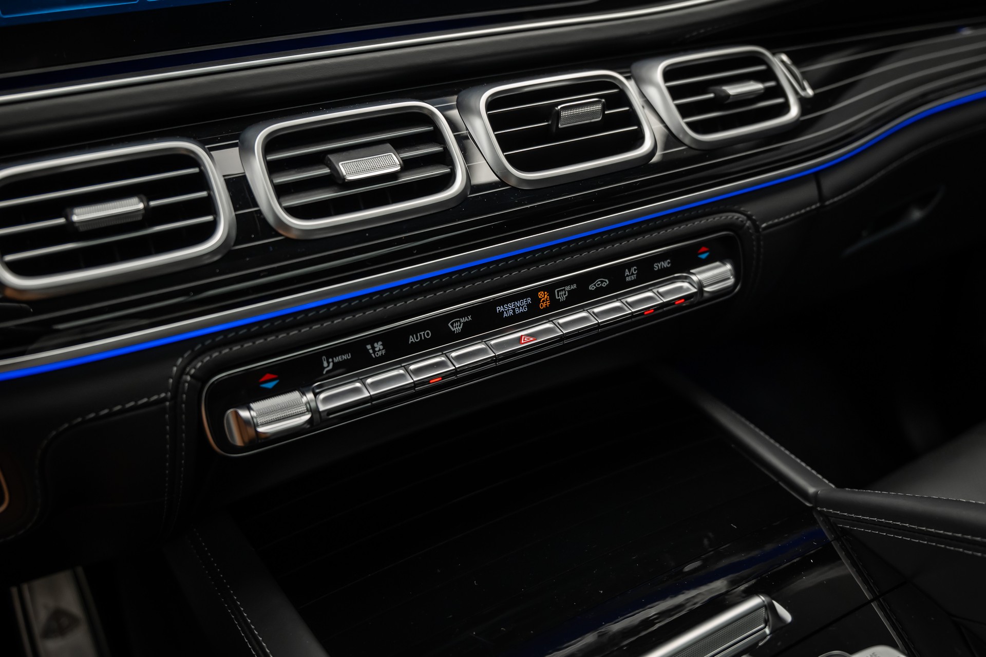 MERCEDES-BENZ GLS 600 MAYBACH * FIRST-CLASS FOND * KÜHLSCHRANK * KLAPPTISCHE * 24" SCHMIEDERÄDER * VOLL AUSSTATTUNG *-image-37
