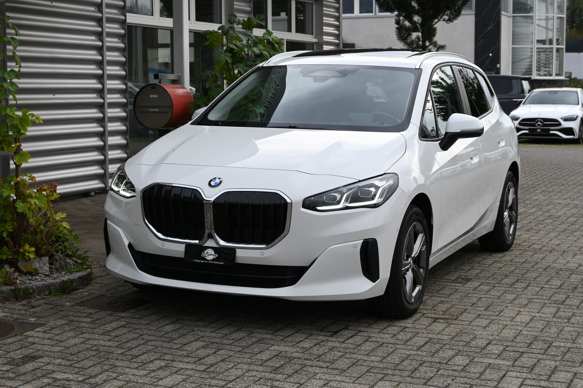 BMW 223d Active Tourer xDrive DKG (CH Auto) + AHK 1500kg-showroom-element-1