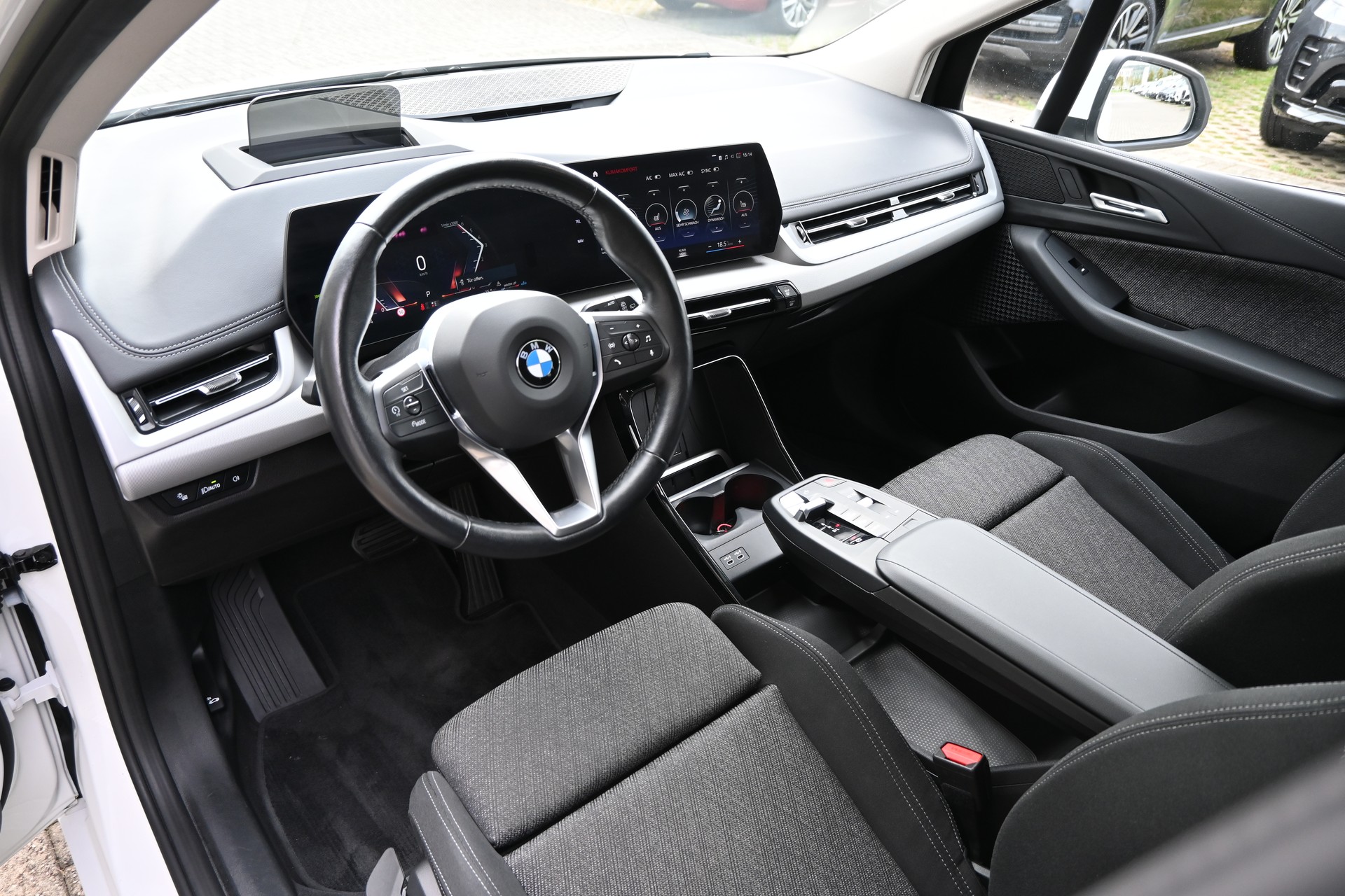 BMW 223d Active Tourer xDrive DKG (CH Auto) + AHK 1500kg-image-10