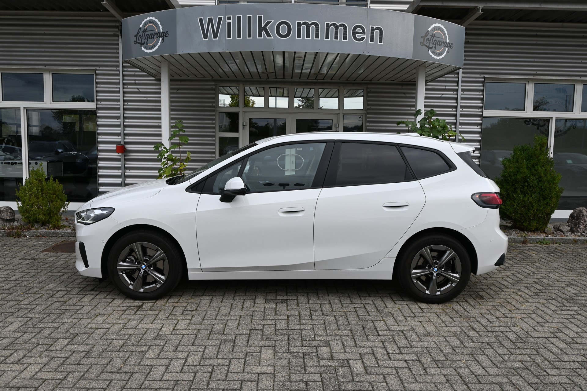 BMW 223d Active Tourer xDrive DKG (CH Auto) + AHK 1500kg-image-4