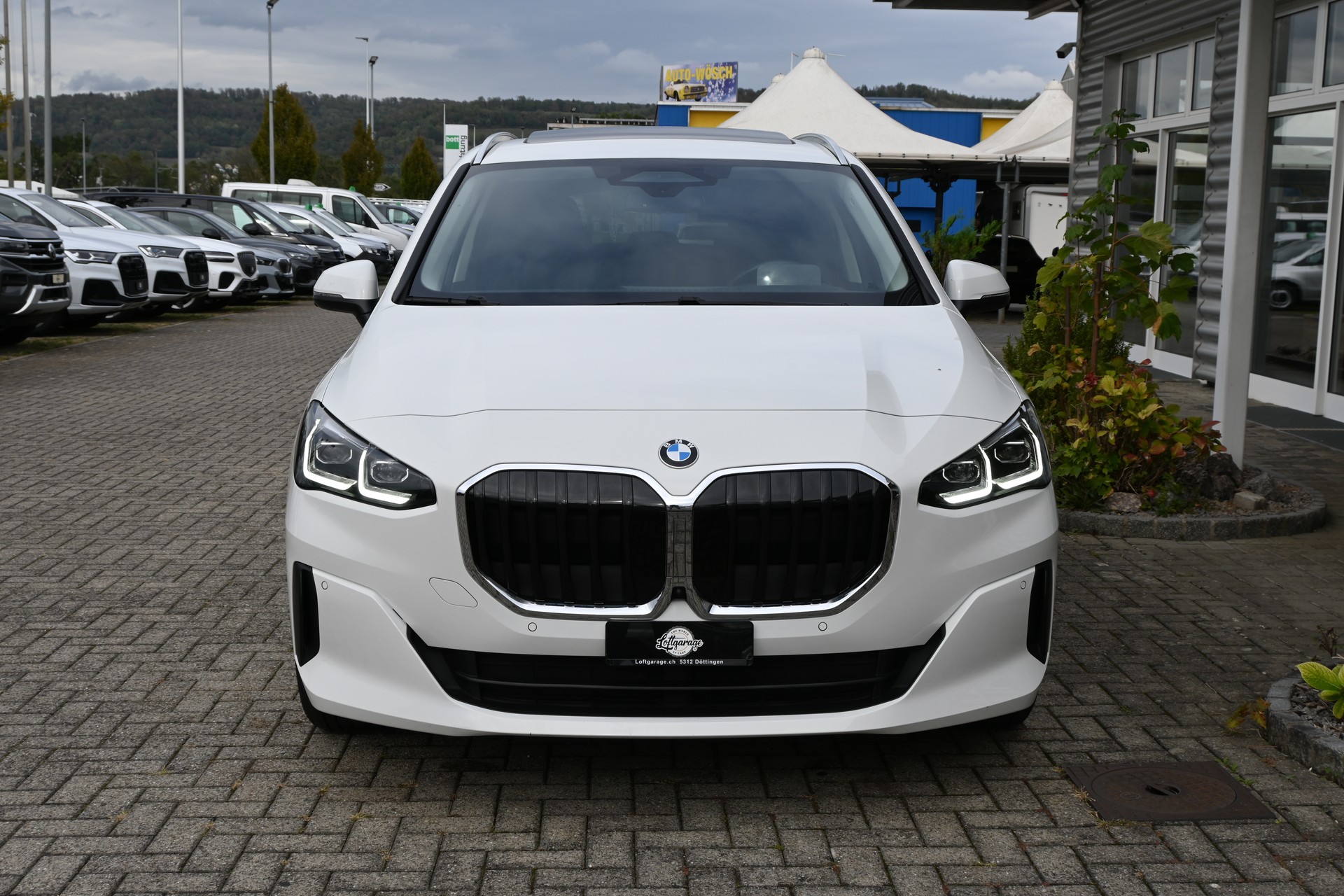 BMW 223d Active Tourer xDrive DKG (CH Auto) + AHK 1500kg-showroom-element-2