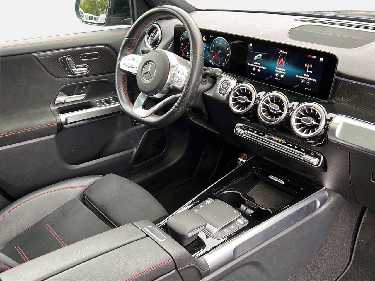 MERCEDES-BENZ GLB 250 AMG Line 4matic-image-9