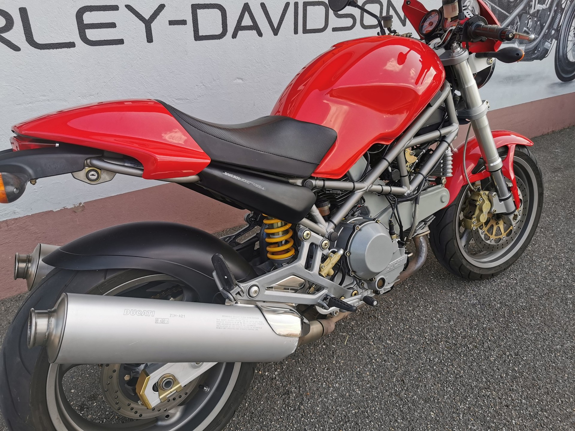 DUCATI Monster 900 i.e Special-image-2