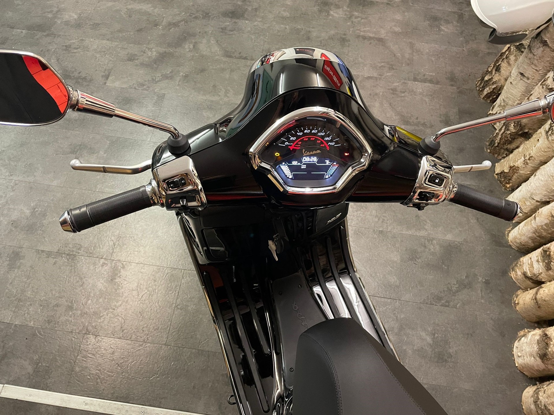 PIAGGIO Vespa GTS 125 Super RST E5+-image-4