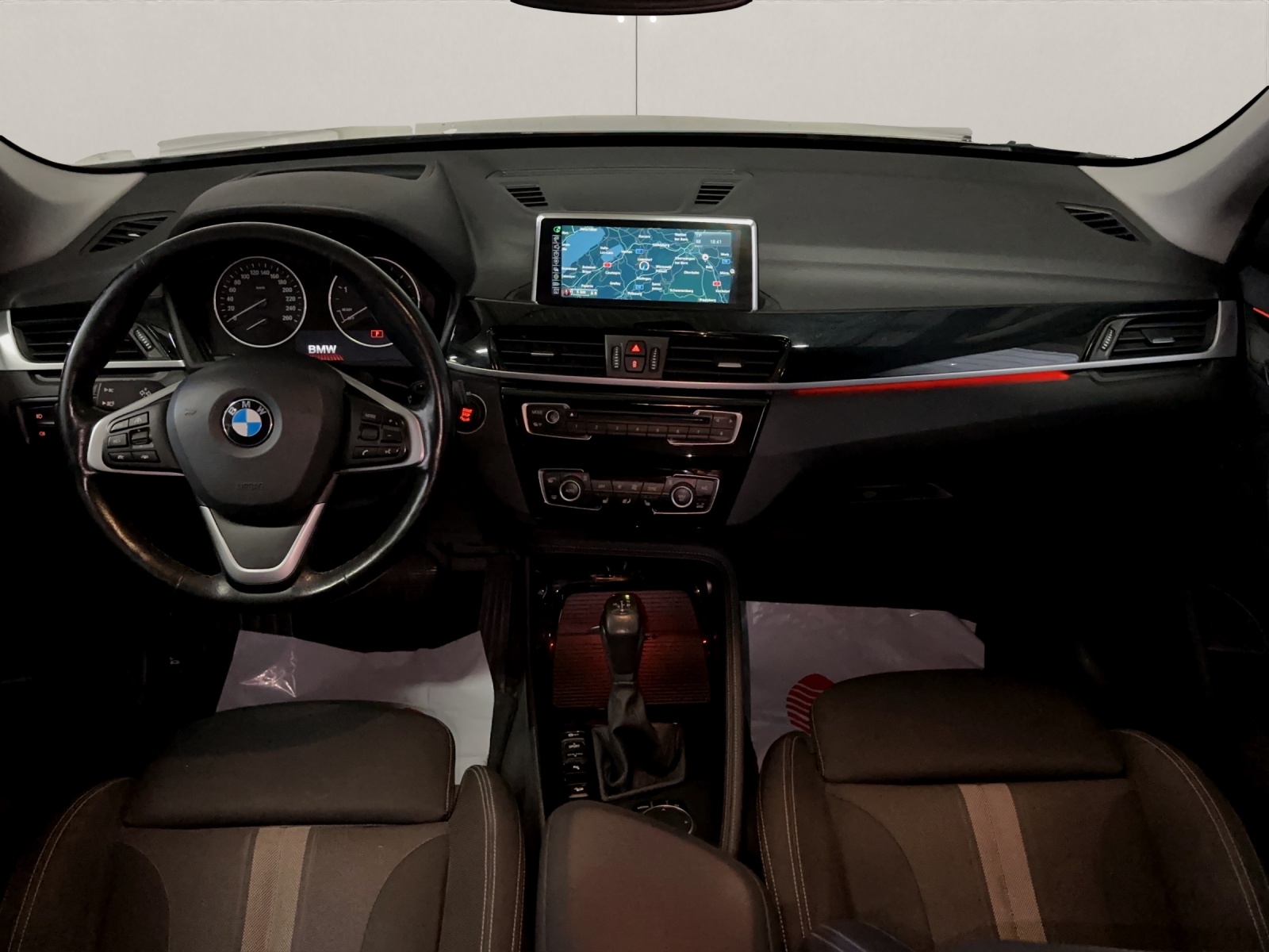 BMW X1 xDrive 18d Sport Line Steptronic-image-9