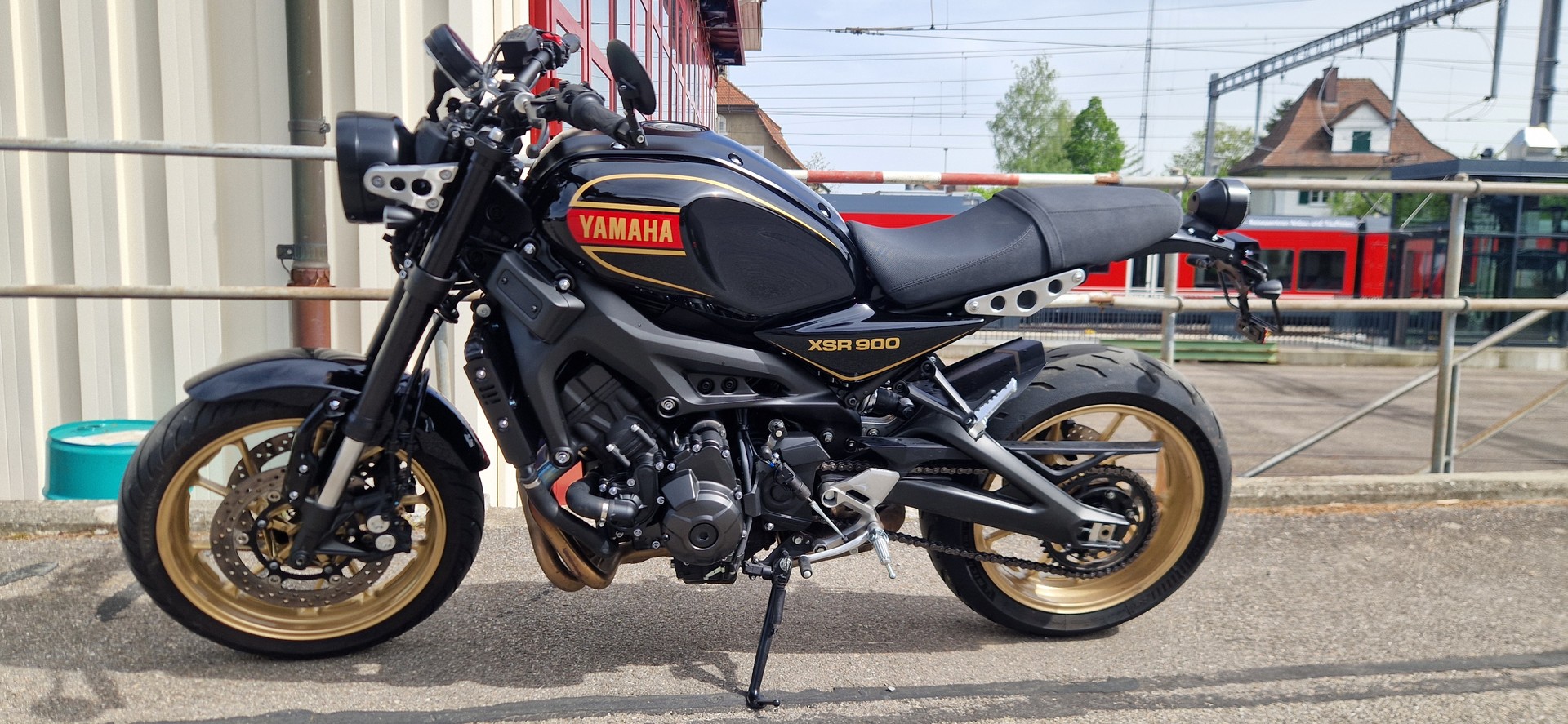 YAMAHA XSR 900 80 Black-image-4