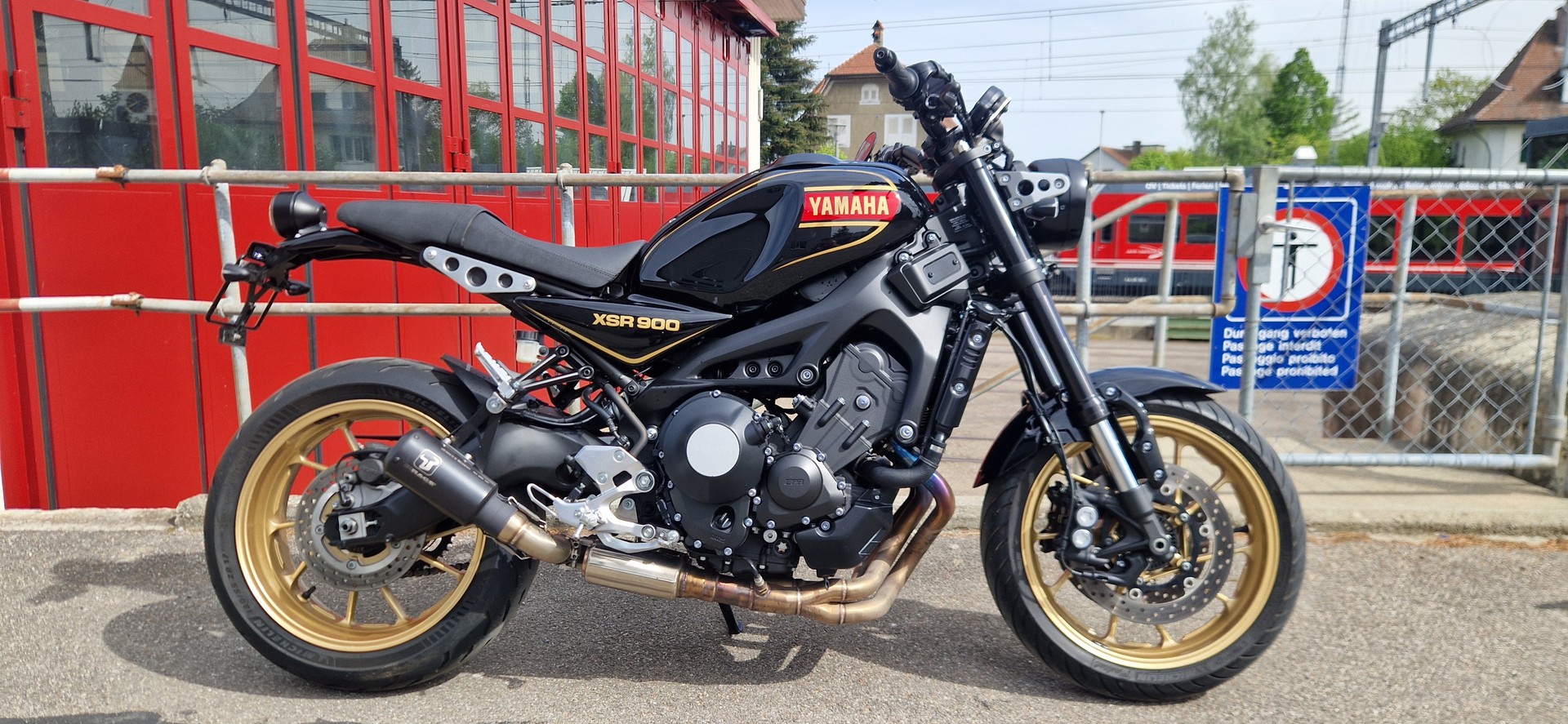 YAMAHA XSR 900 80 Black-image-0