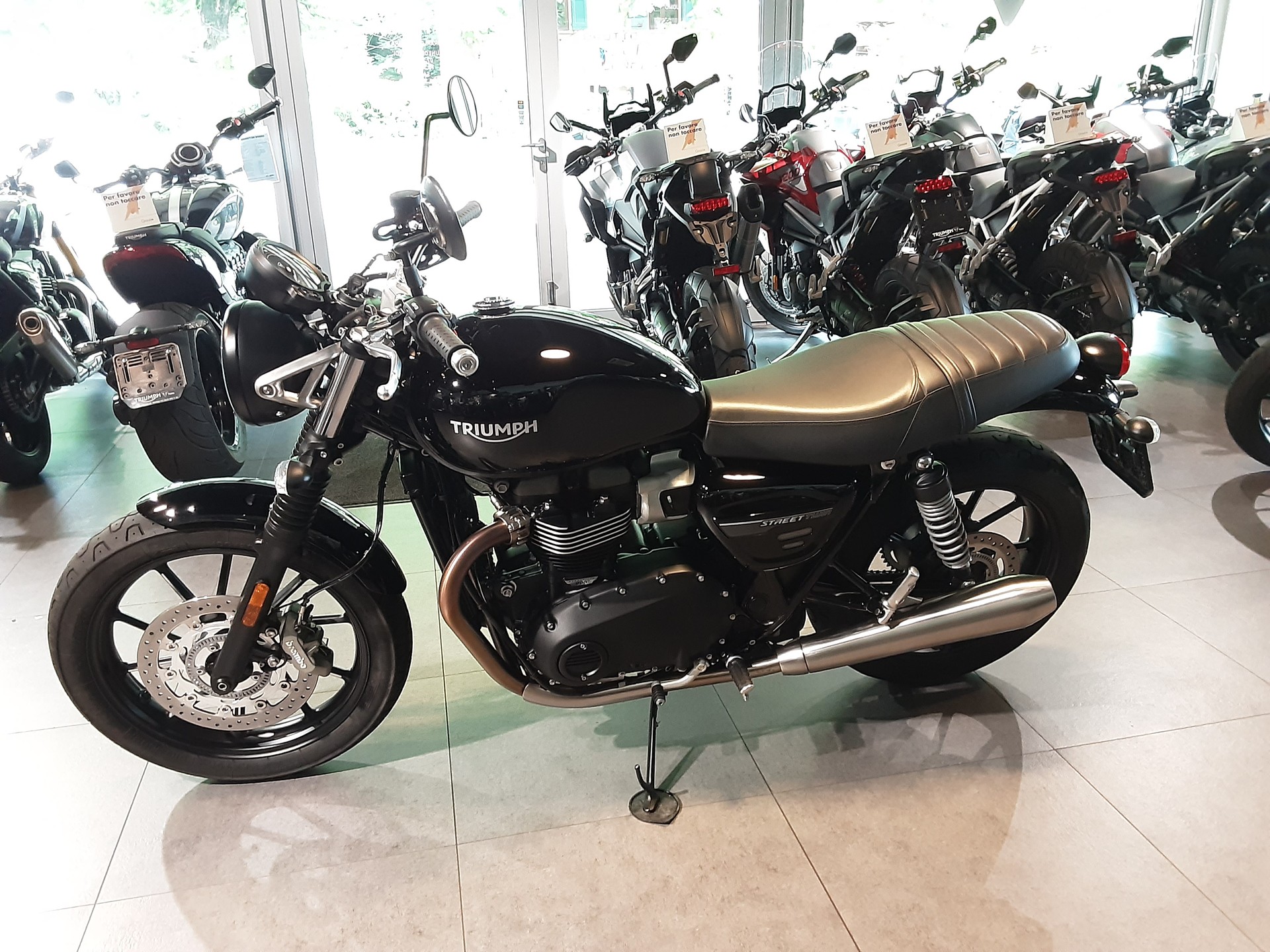 TRIUMPH Street Twin 900-image-1