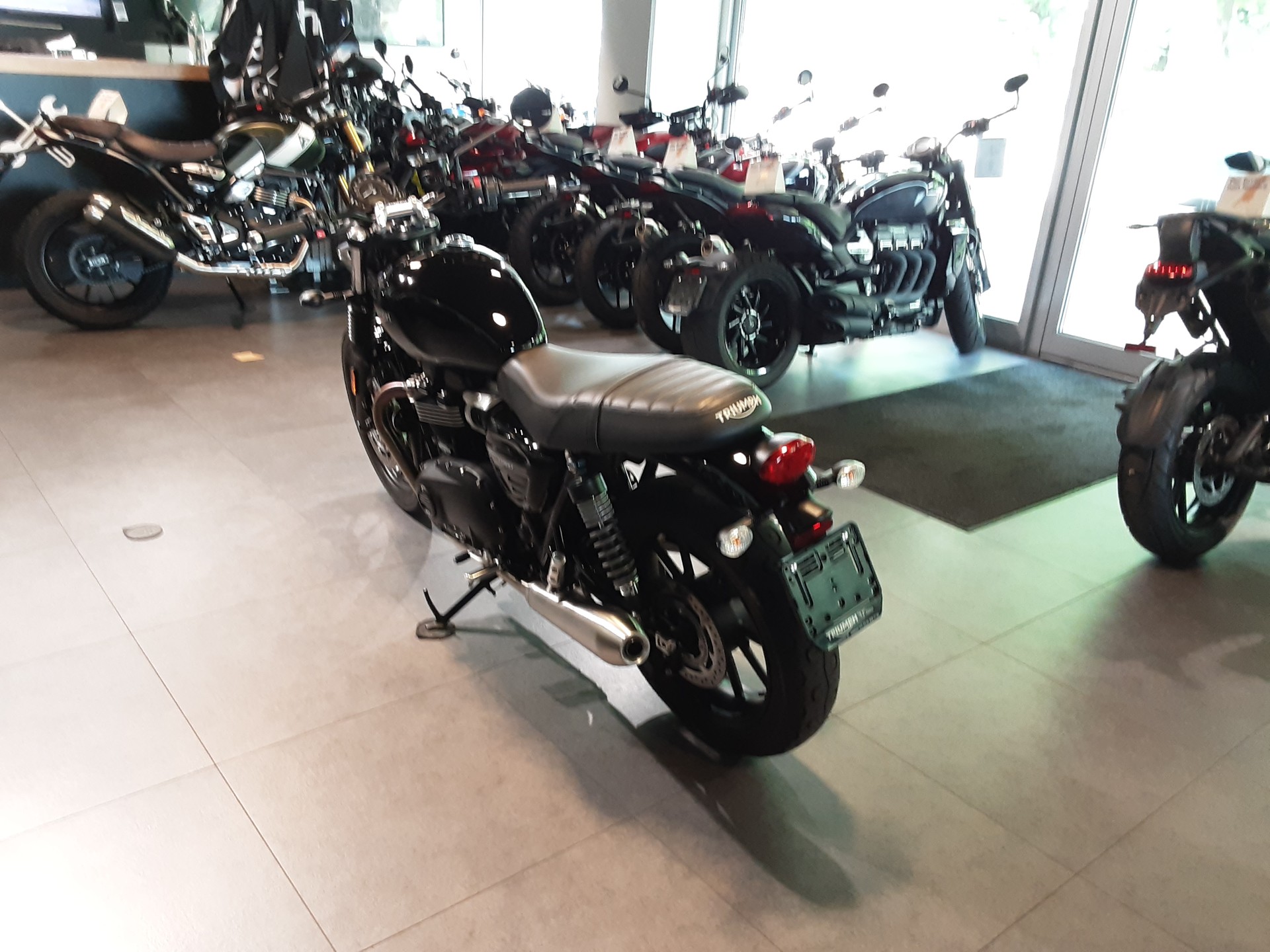 TRIUMPH Street Twin 900-image-4