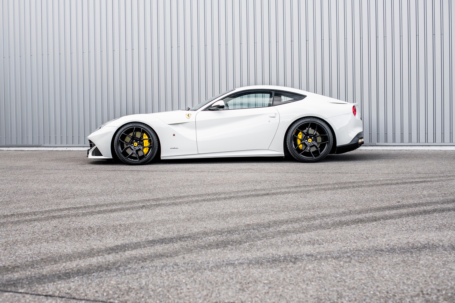 FERRARI F12 Berlinetta-image-1
