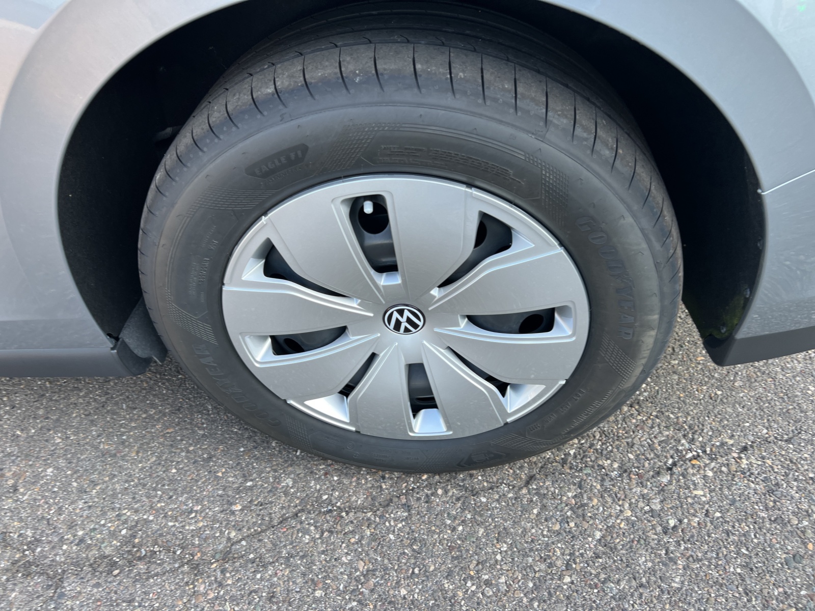 VW ID. Buzz Cargo-image-16