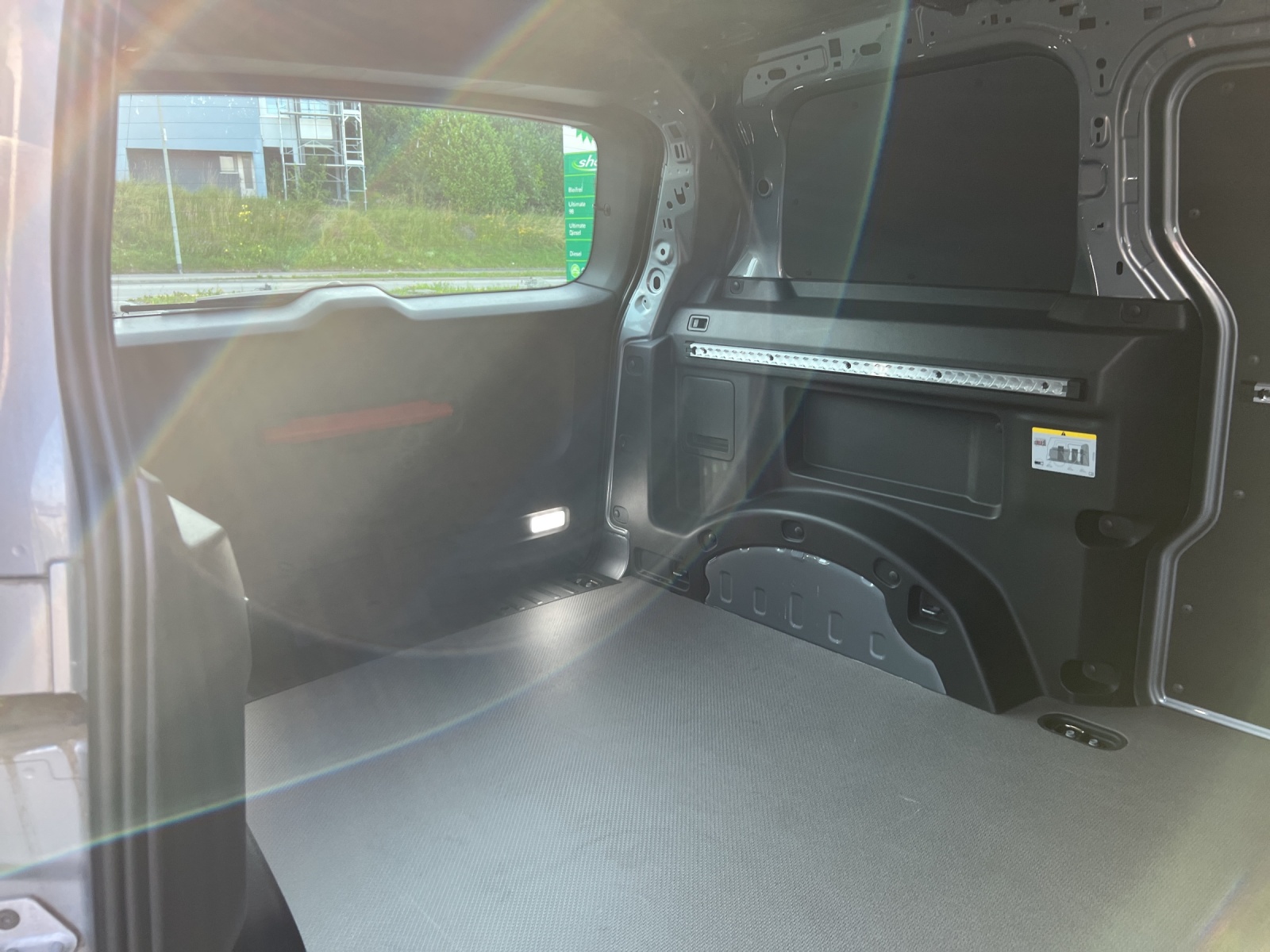 VW ID. Buzz Cargo-image-11