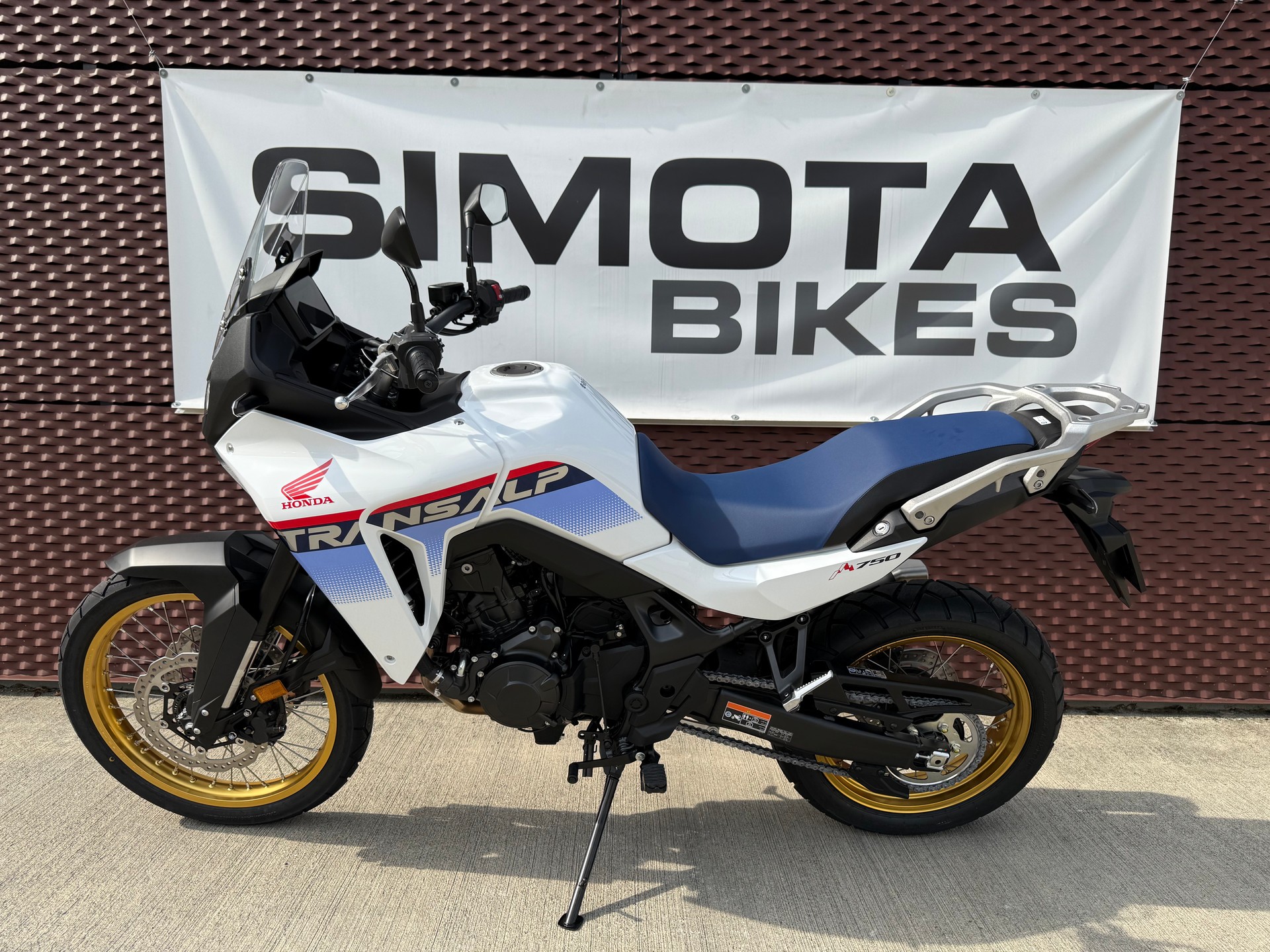 HONDA XL 750 Transalp-image-1