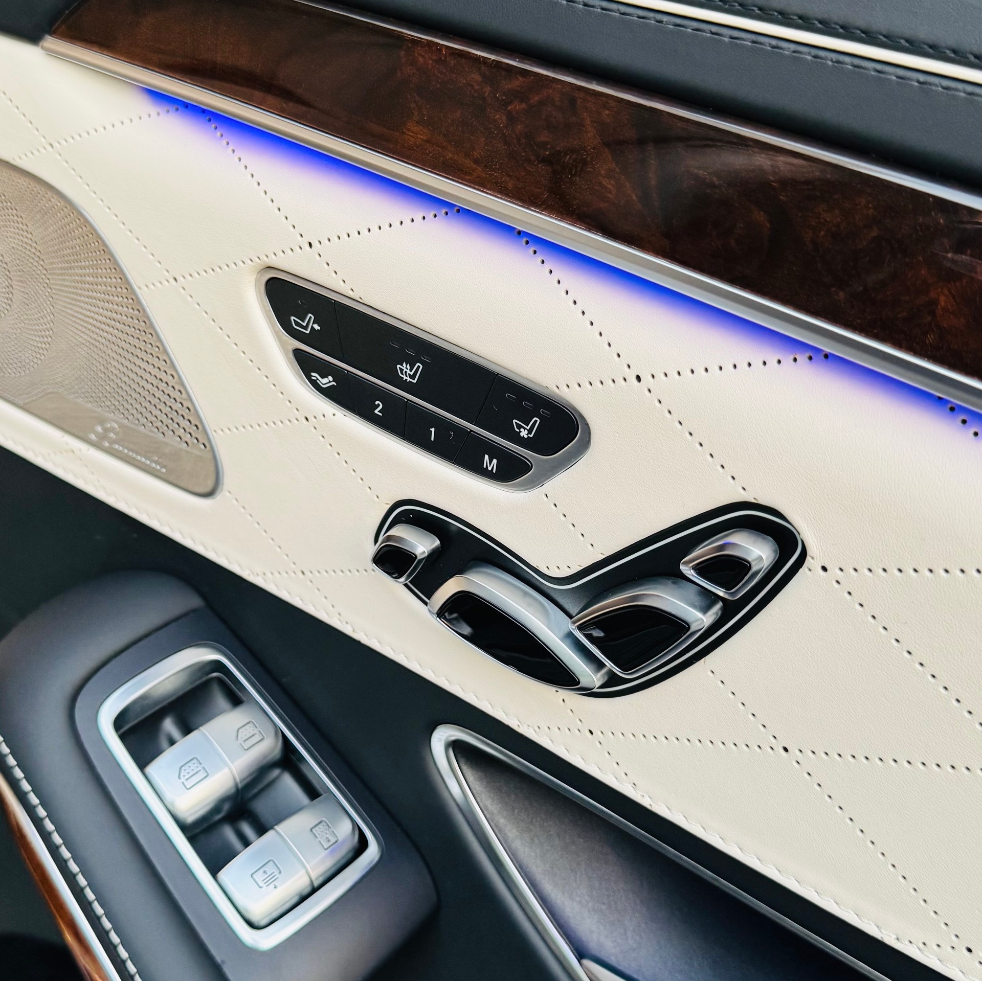 MERCEDES-BENZ S 500 L 4Matic 7G-Tronic-image-26