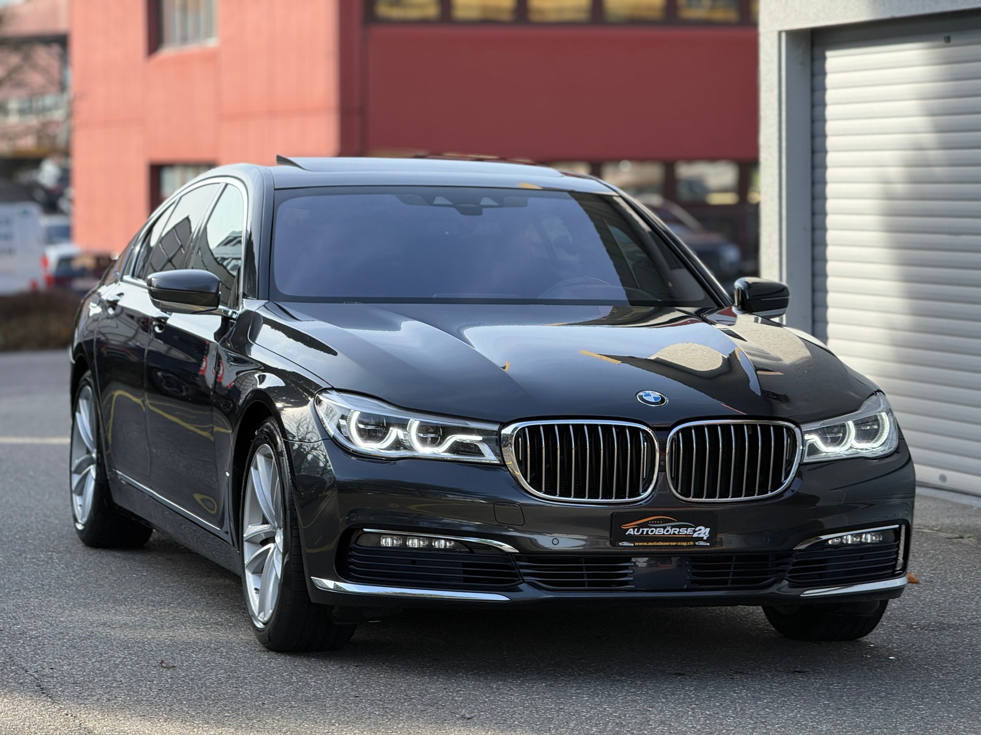 BMW 730d xDrive Steptronic-showroom-element-1