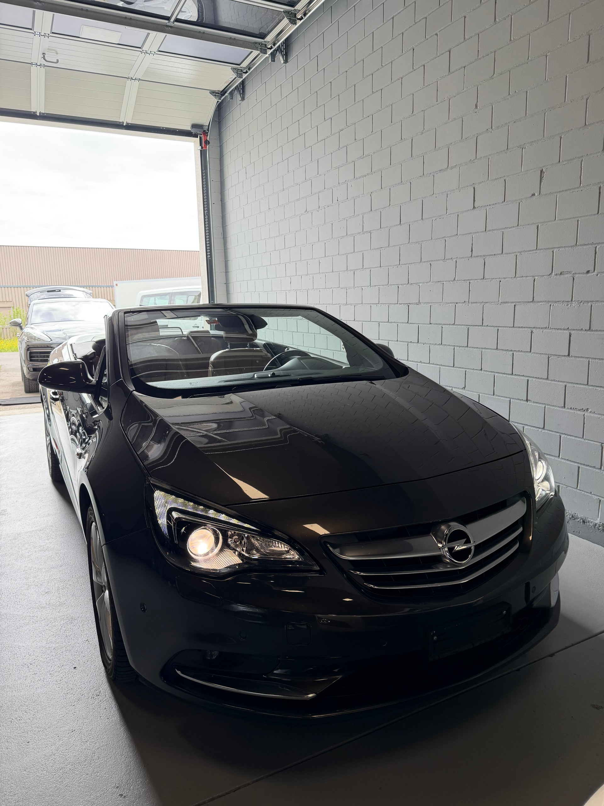 OPEL Cascada 1.6i 16V Cosmo Automat-image-1