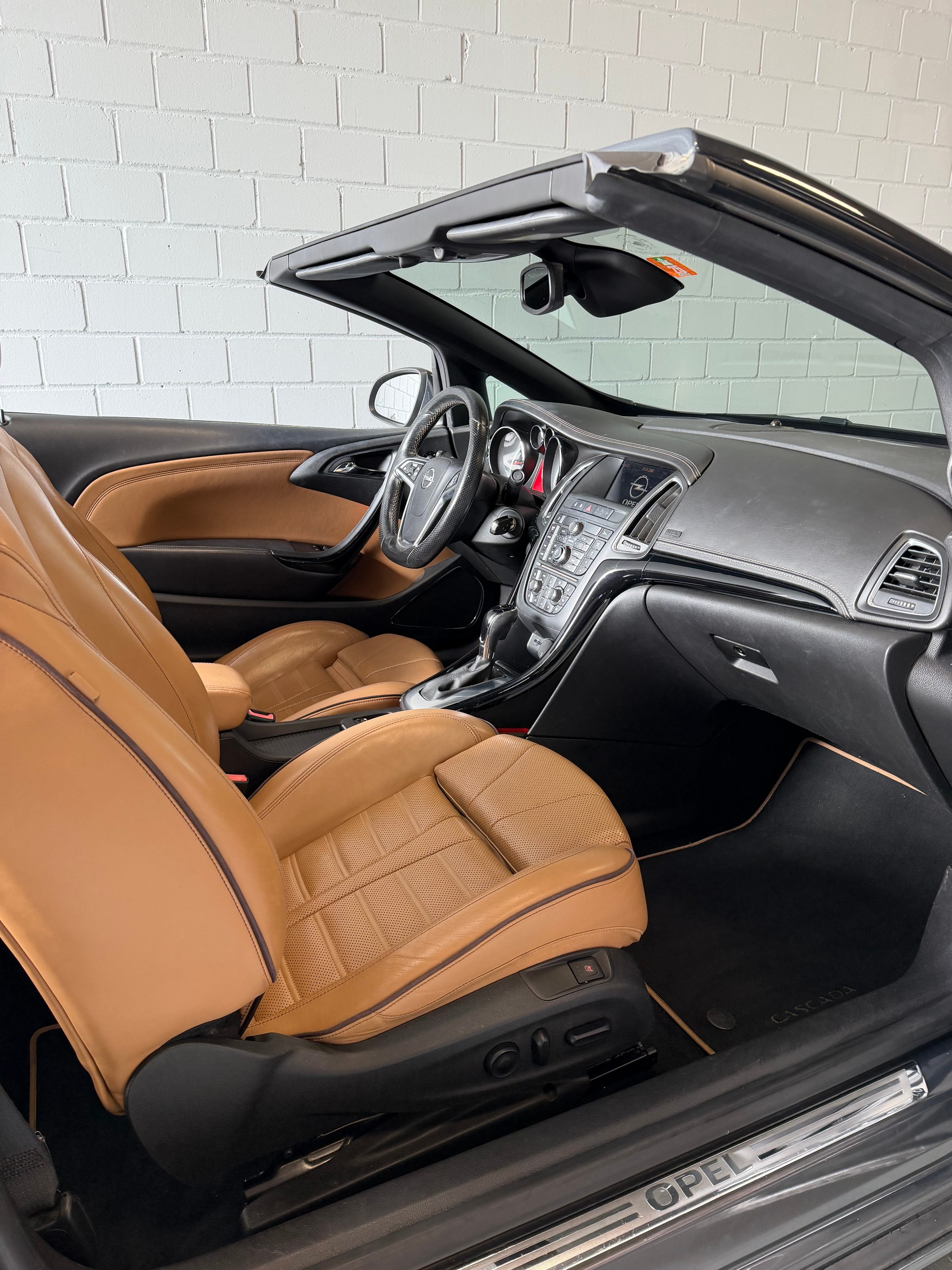 OPEL Cascada 1.6i 16V Cosmo Automat-image-6
