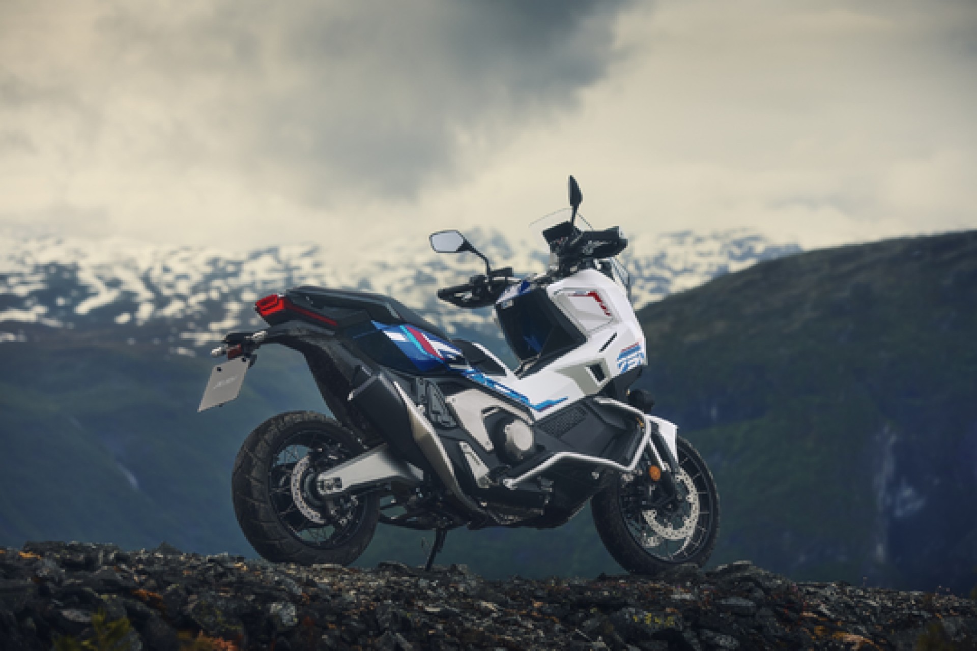 HONDA X-ADV 750 Special Edition Spec. Edt 2026-image-2