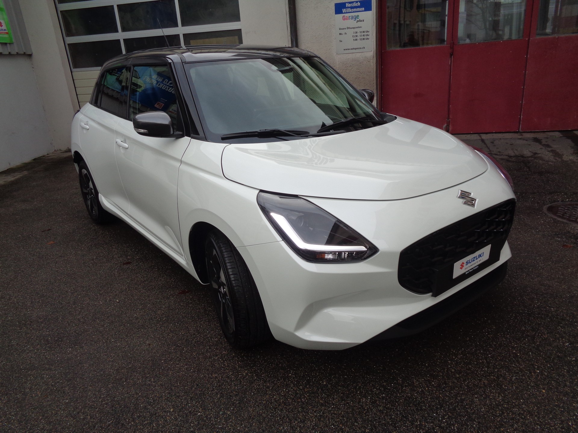 SUZUKI Swift 1.2 Compact Top Hybrid CVT