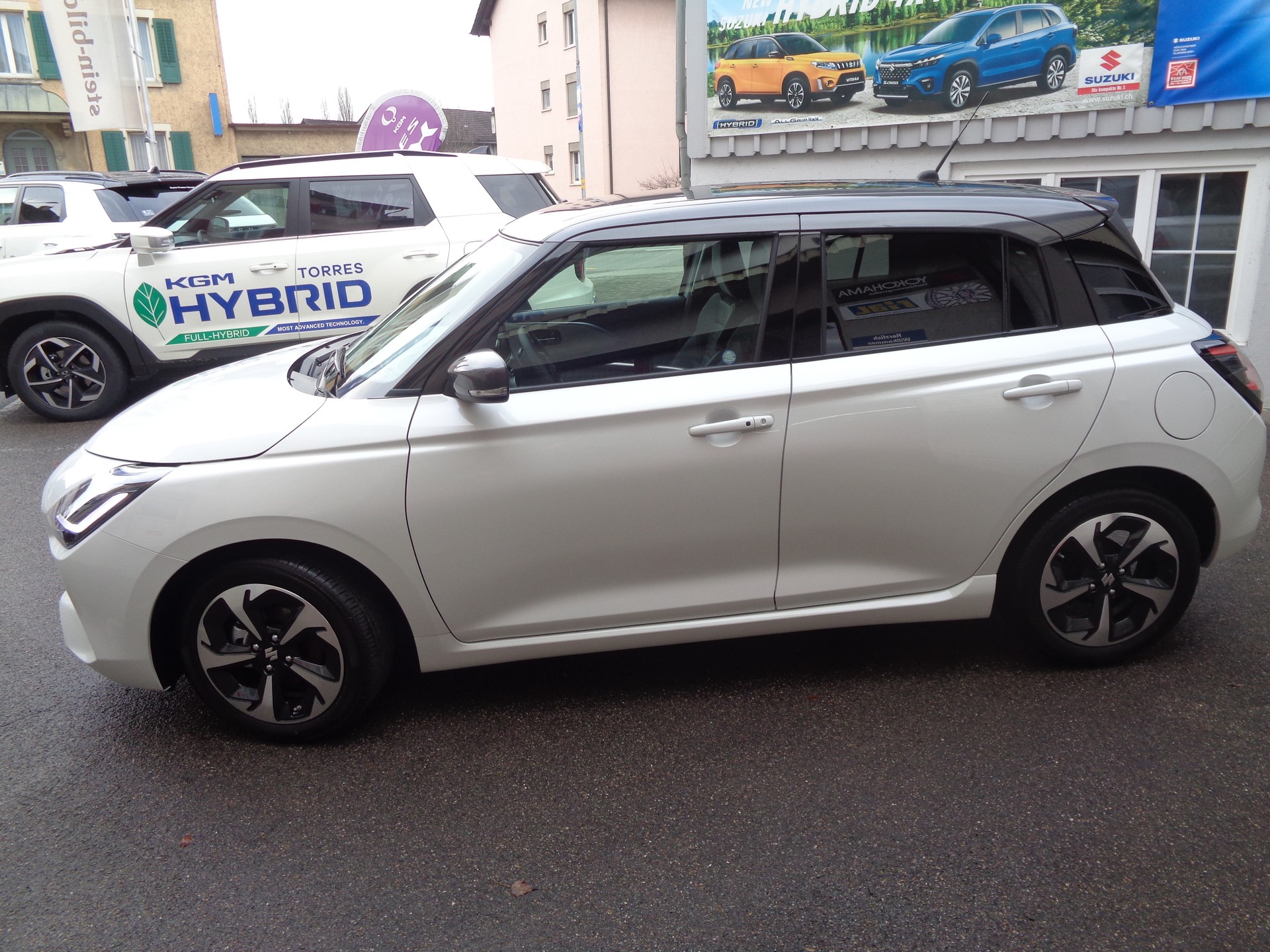 SUZUKI Swift 1.2 Compact Top Hybrid CVT-image-3