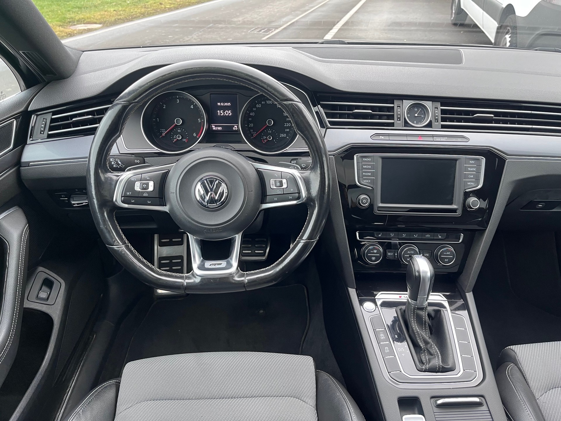 VW Passat Variant 2.0 TDI BMT Highline DSG 4Motion-image-15