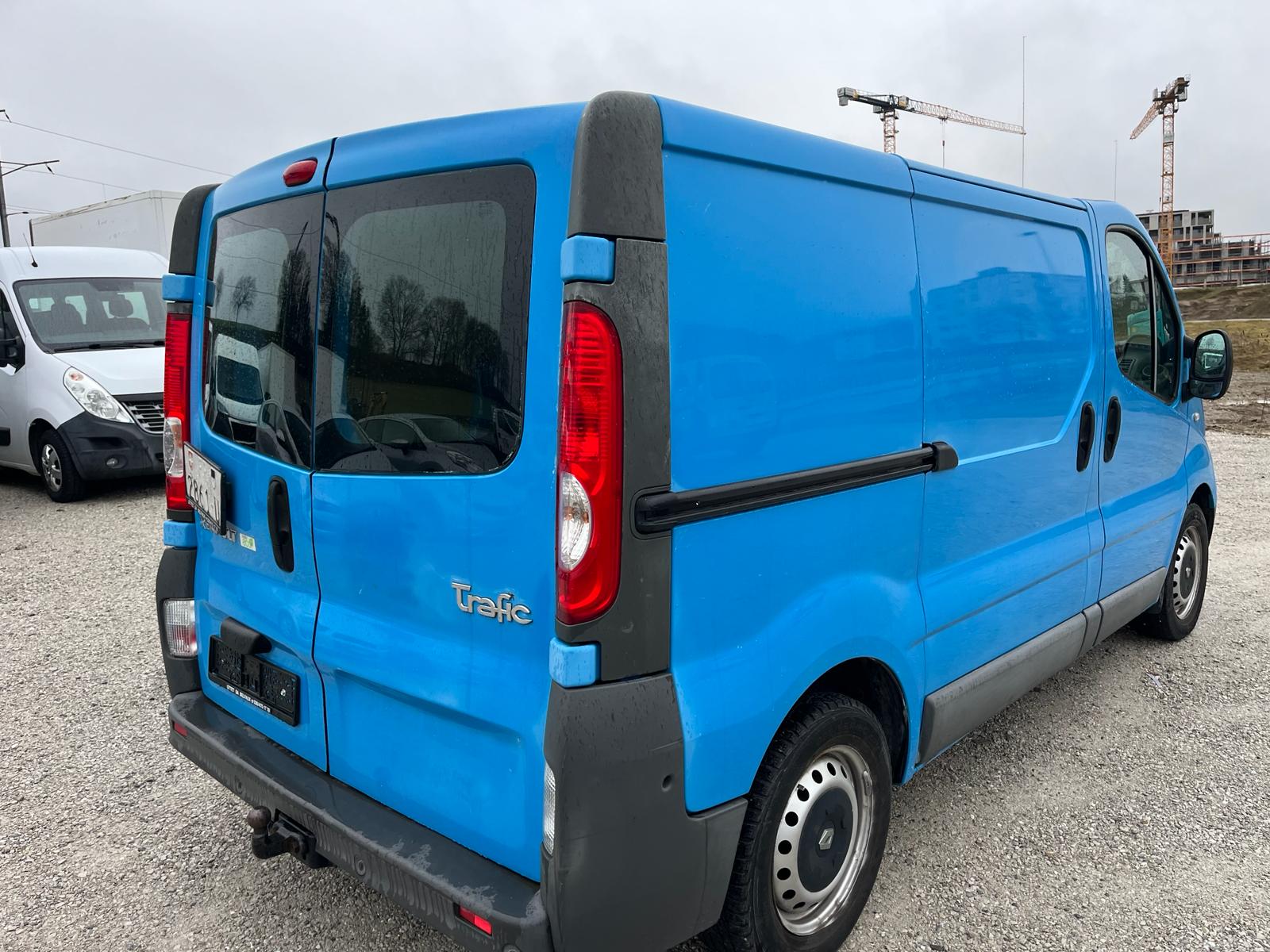 RENAULT Trafic 2.0 dCi 90 2.7t L1H1-image-3