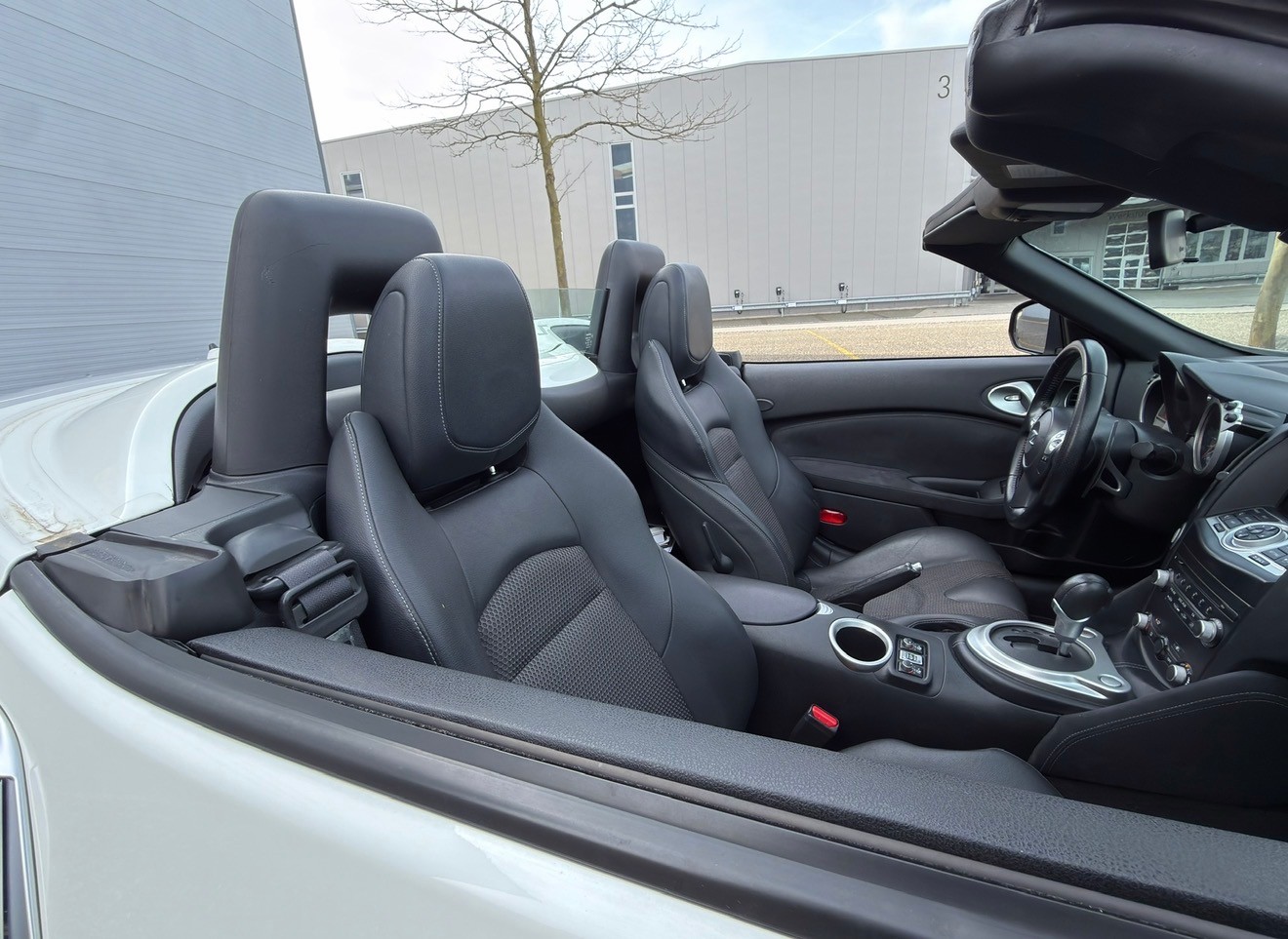NISSAN 370 Z Roadster Pack Automatic -Ab MFK-Ab Service-Perle weiss Top Zustand-image-14