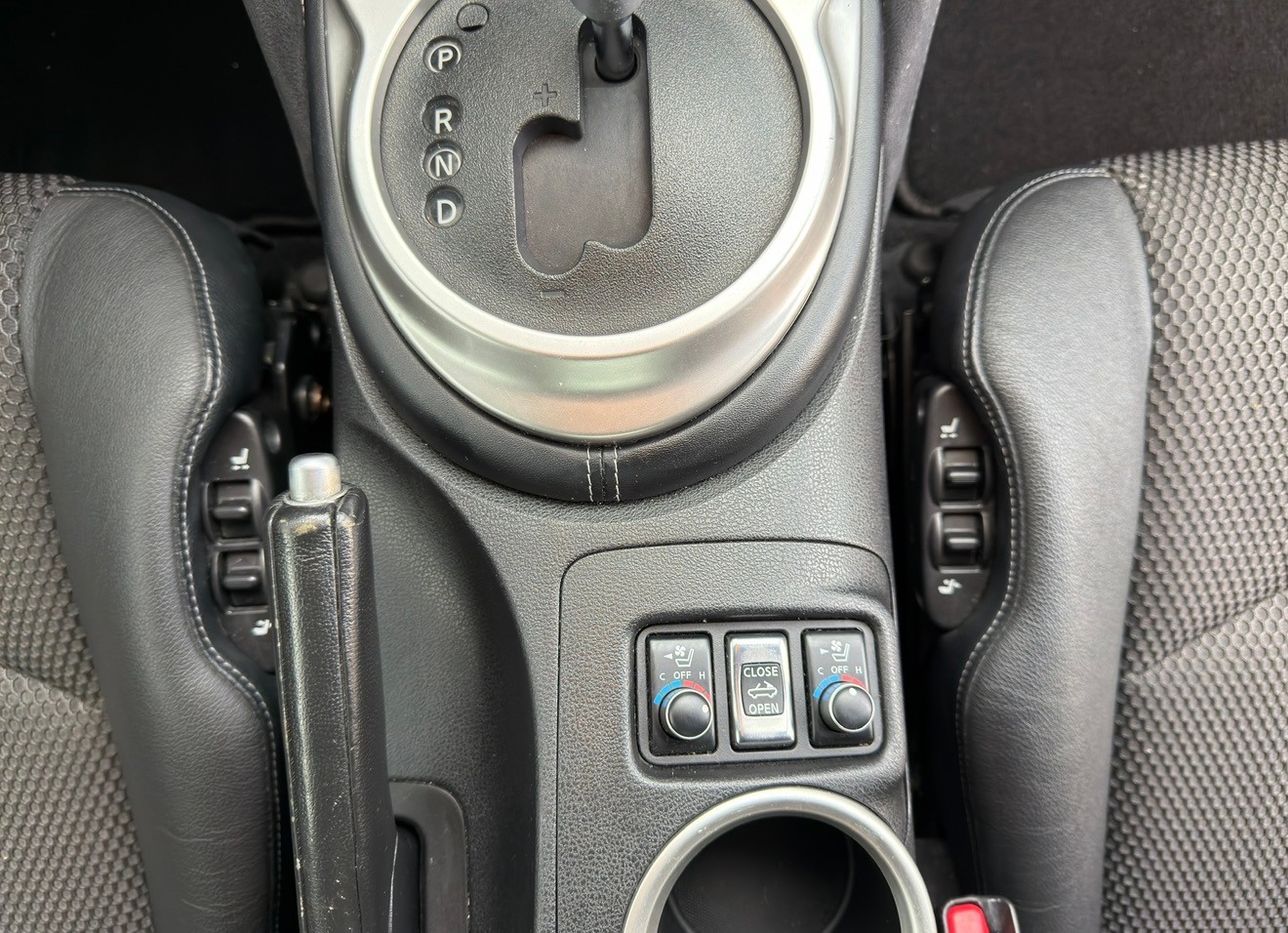 NISSAN 370 Z Roadster Pack Automatic -Ab MFK-Ab Service-Perle weiss Top Zustand-image-12
