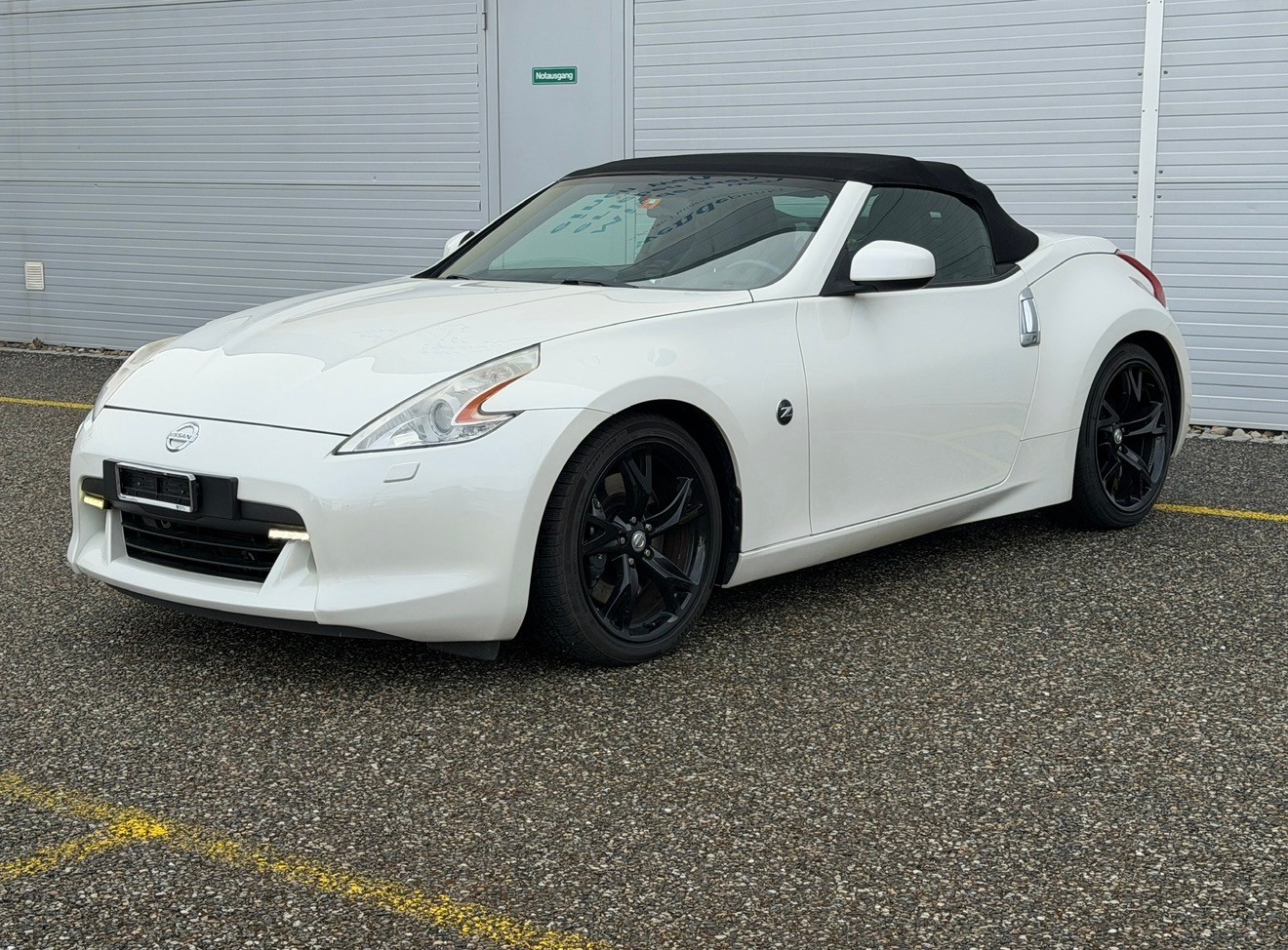 NISSAN 370 Z Roadster Pack Automatic -Ab MFK-Ab Service-Perle weiss Top Zustand-image-0
