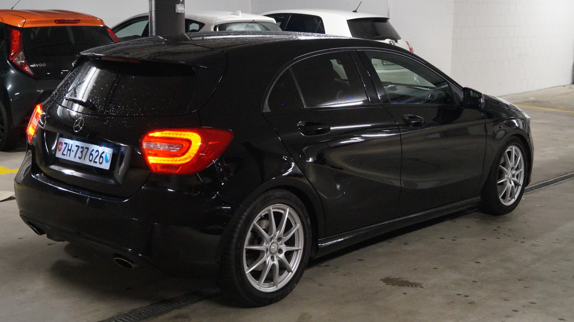 MERCEDES-BENZ A 200 Night Star 7G-DCT-image-2