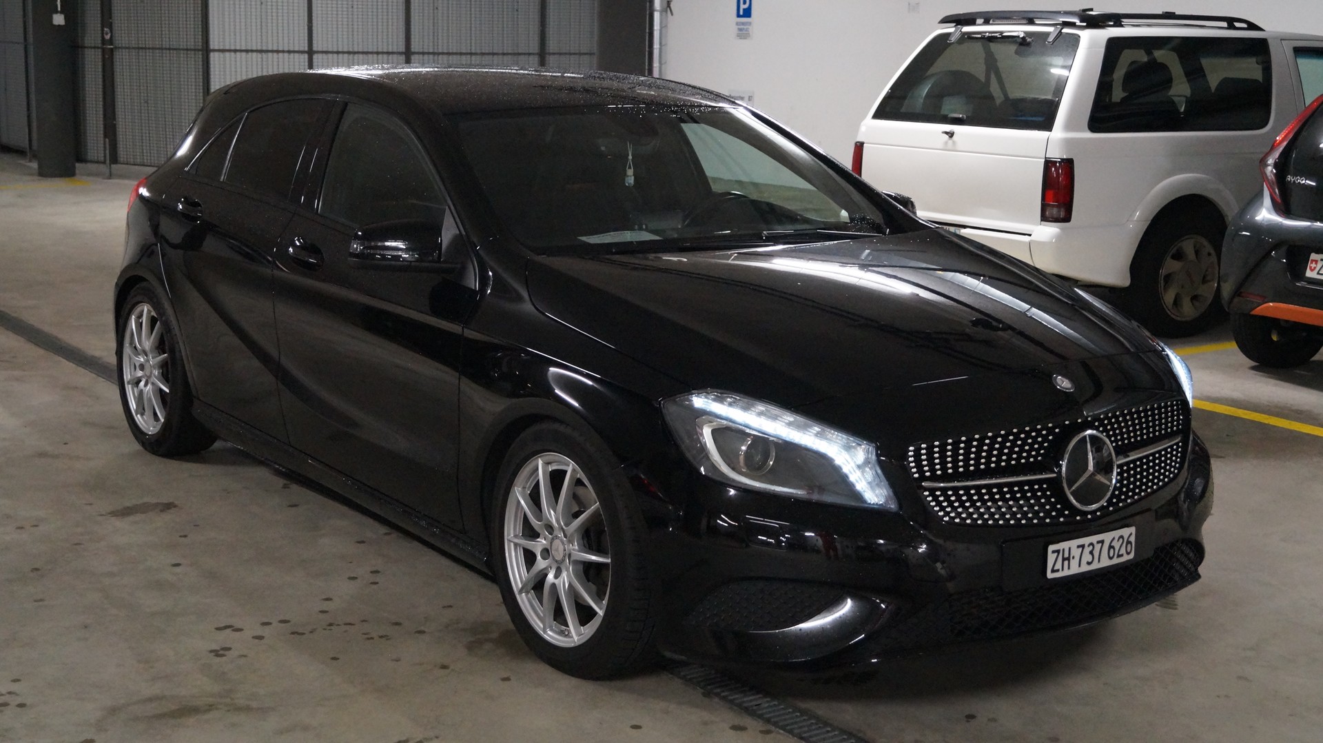 MERCEDES-BENZ A 200 Night Star 7G-DCT-image-1